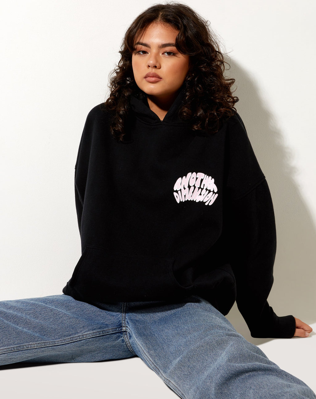Oversize-Kapuzenpullover in Schwarz Another Dimension