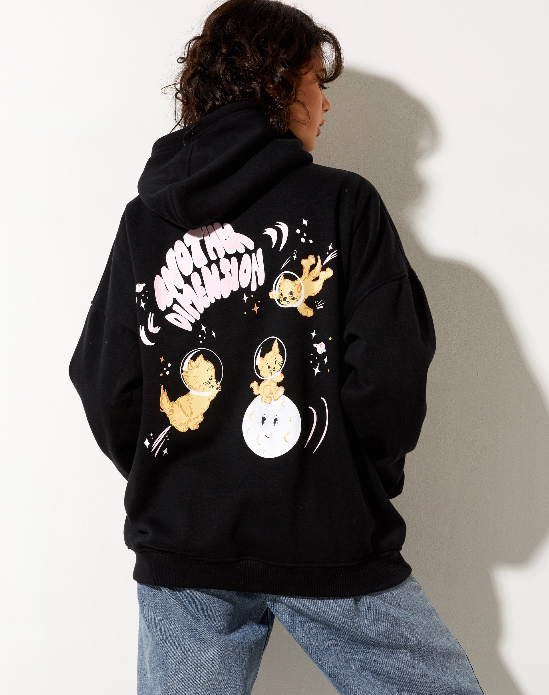 Bild von Oversize Hoodie in Schwarz Another Dimension