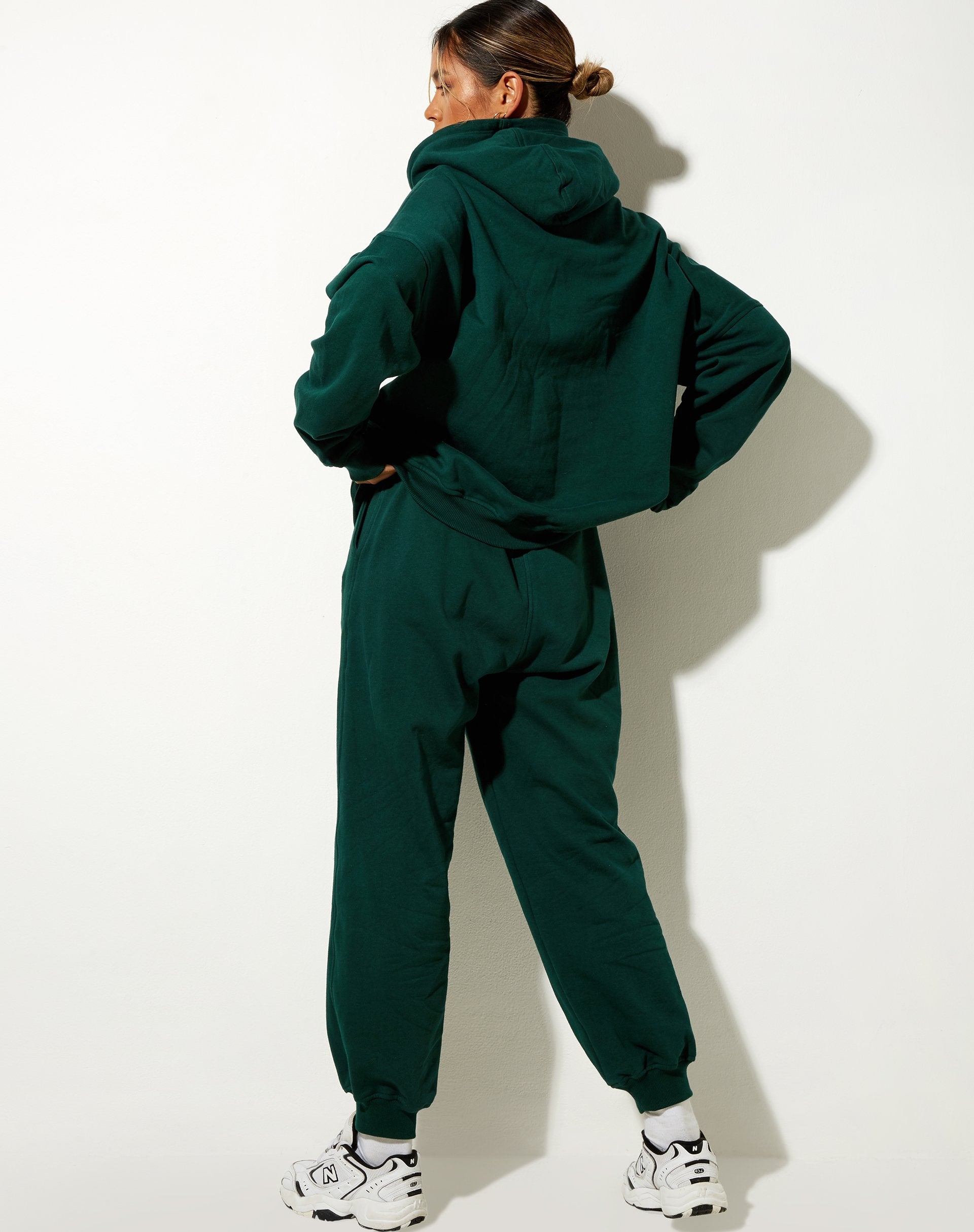 Bild von Oversize Hoodie in Flaschengrün Cupid Embro