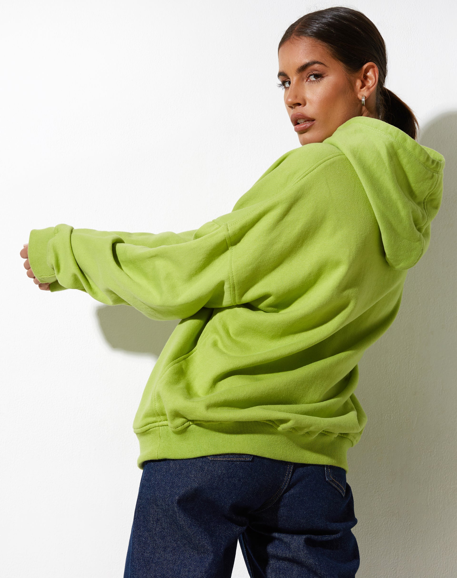 Bild von Oversize Hoodie in Leaf Green Different Embro White