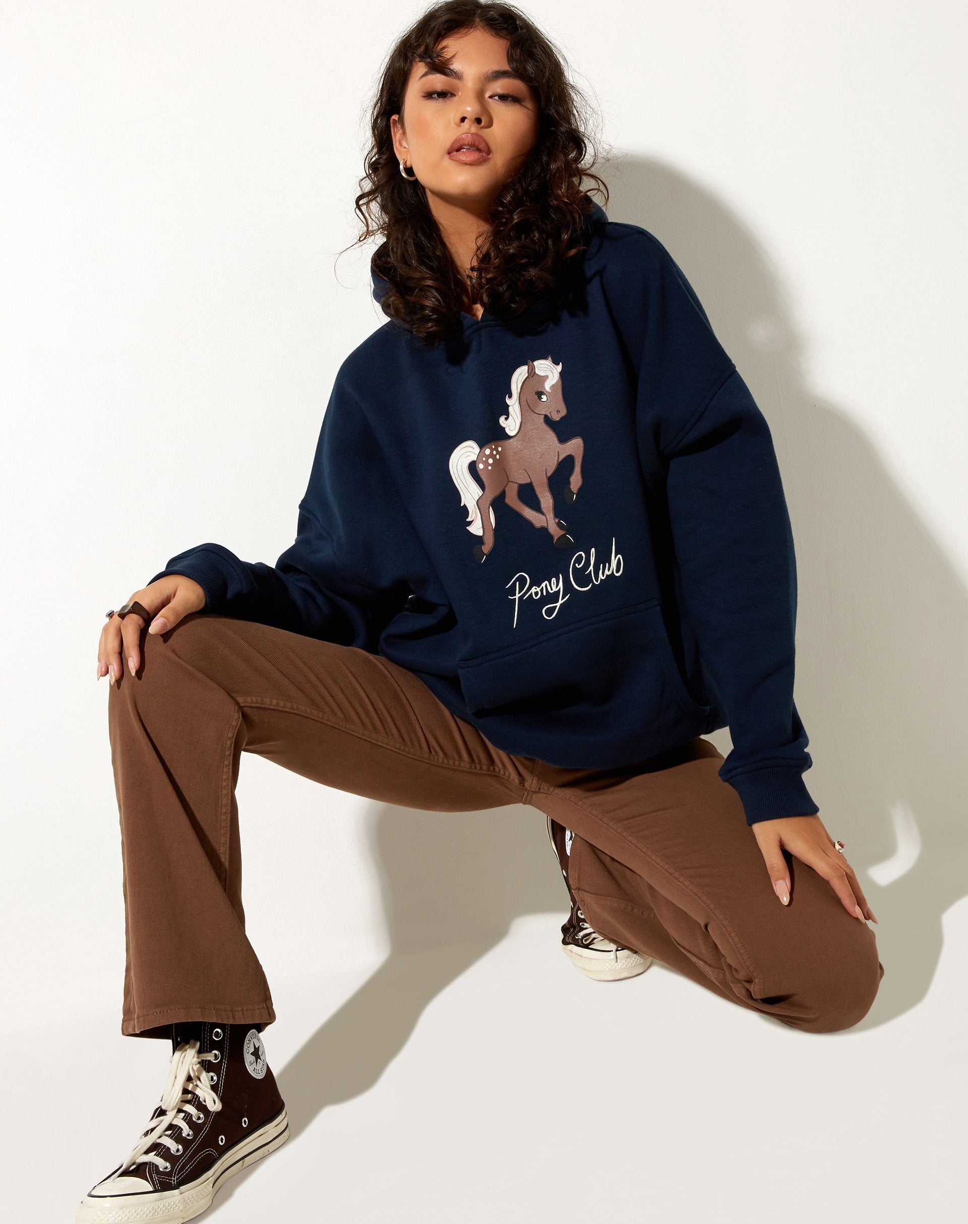 Bild von Oversize Hoodie in Navy Pony Club Mix Embro
