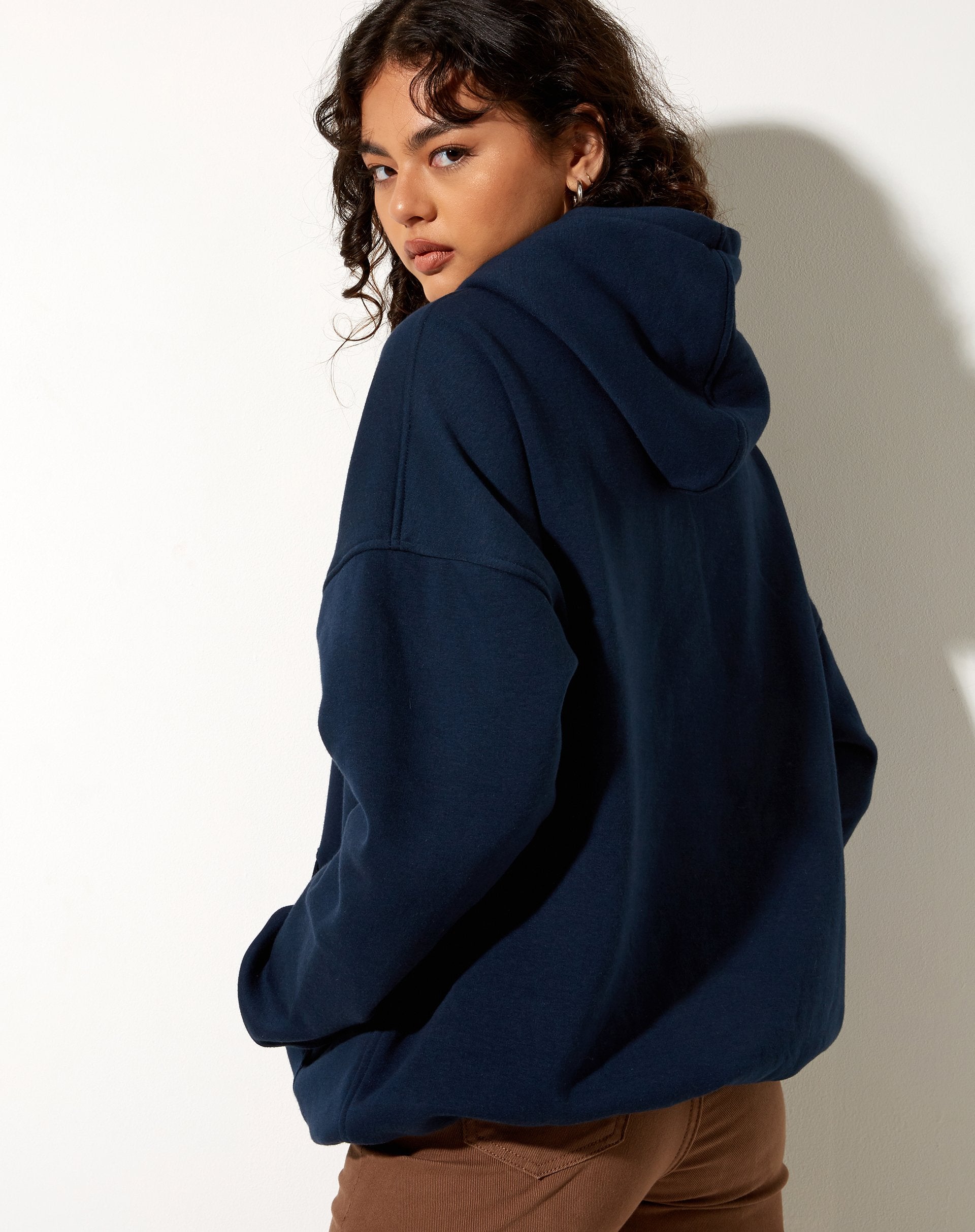 Bild von Oversize Hoodie in Navy Pony Club Mix Embro