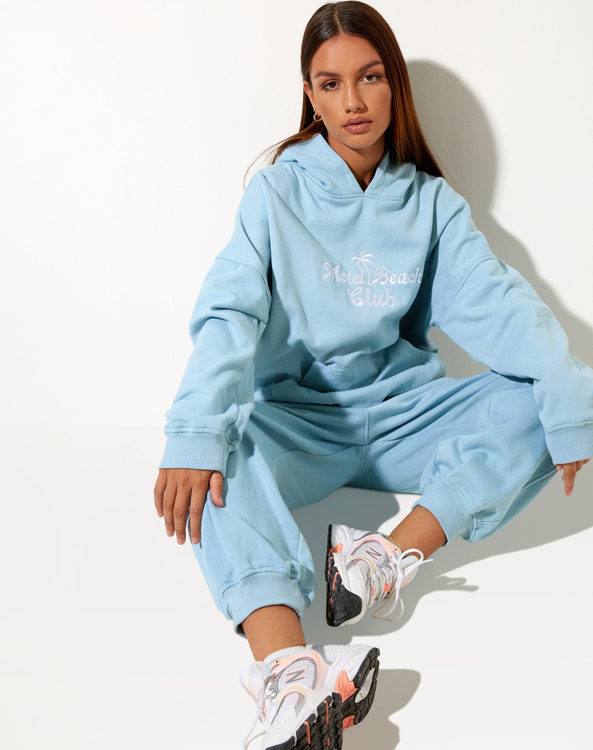 Bild von Oversize Hoodie in Nantucket Blau Motel Beach Club