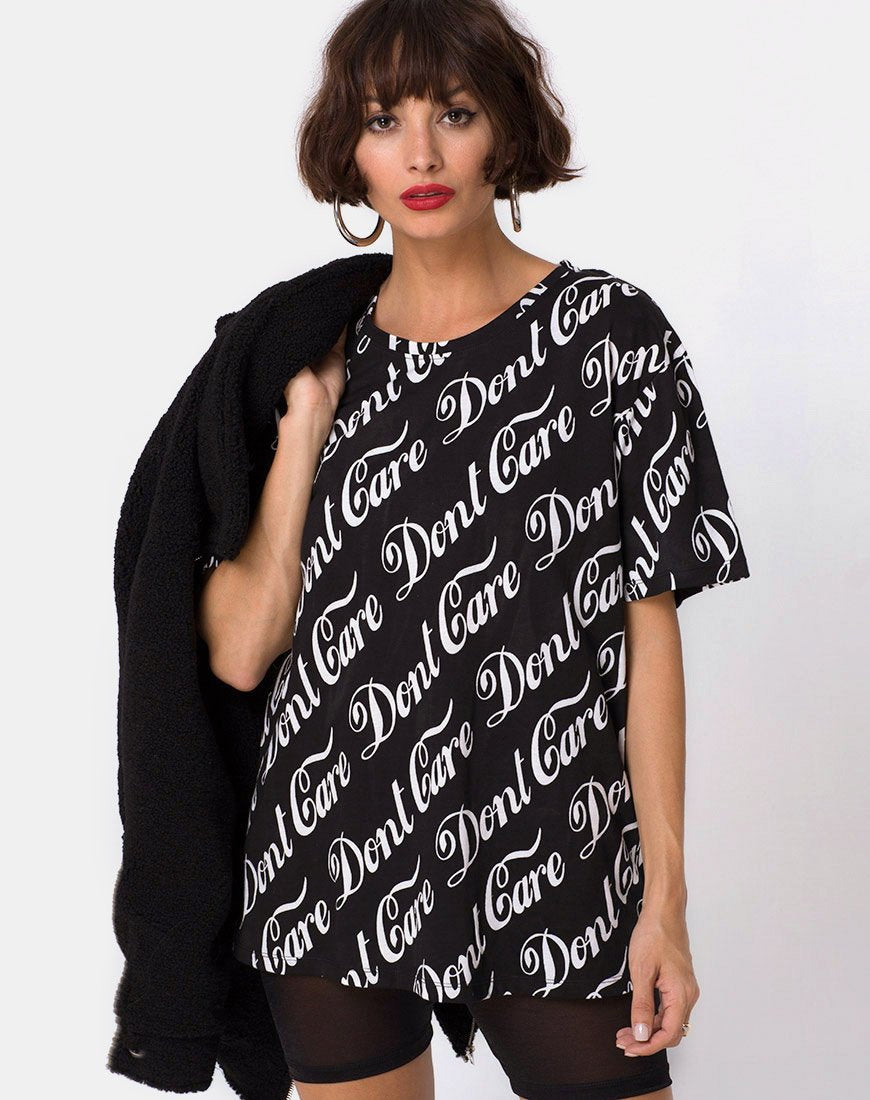 Oversize Basic Tee in Schwarz Don't Care Full Print von Mote