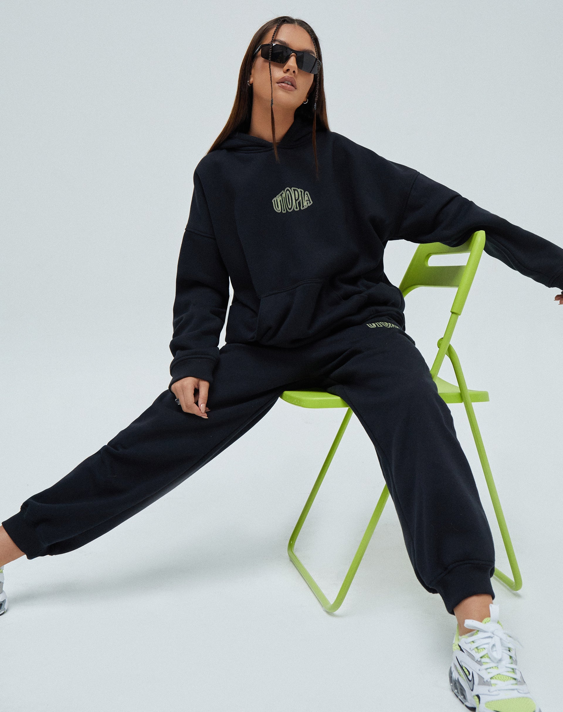 Bild von Oversize Hoodie in Schwarz Utopia