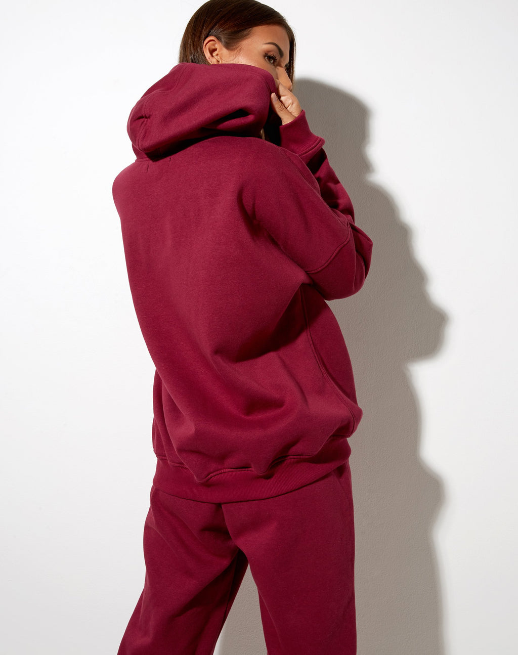 Übergroßer Kapuzenpullover mit burgunderfarbener 'Angel'-Stickerei