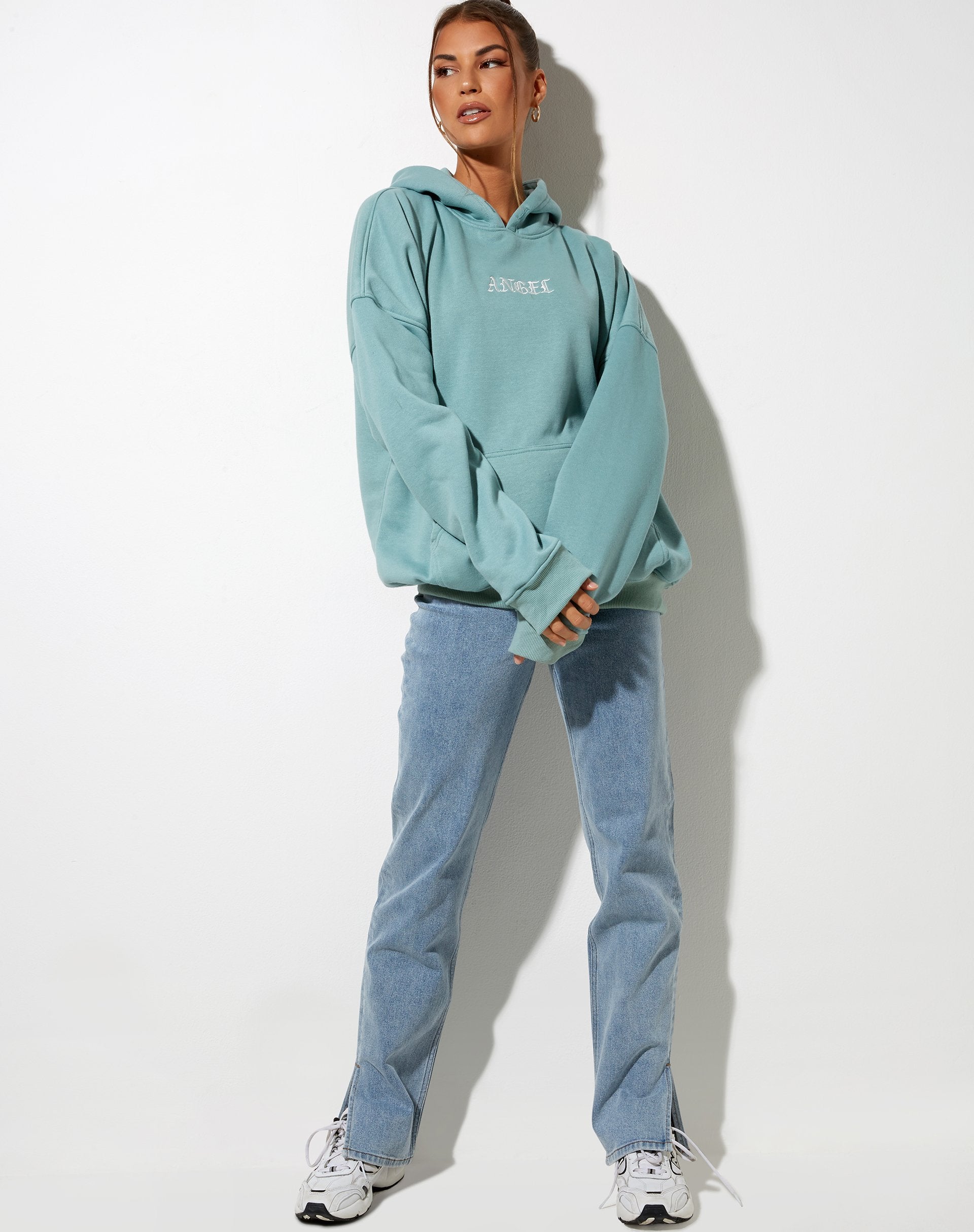 Bild von Oversize-Kapuzenpulli mit Engelsemblem in Meeresblau