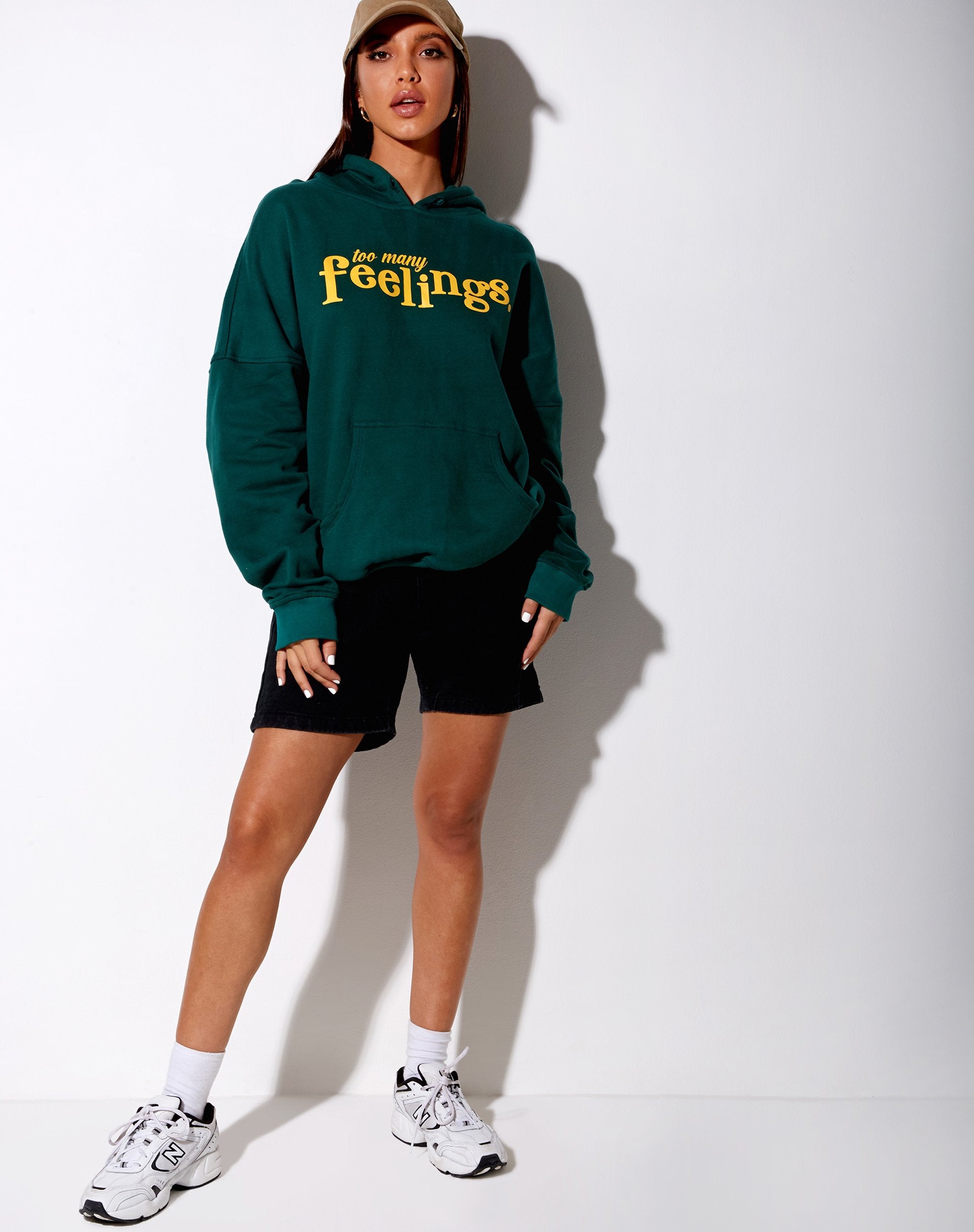 Bild von Oversize Hoody in Flaschengrün Too Many Feelings