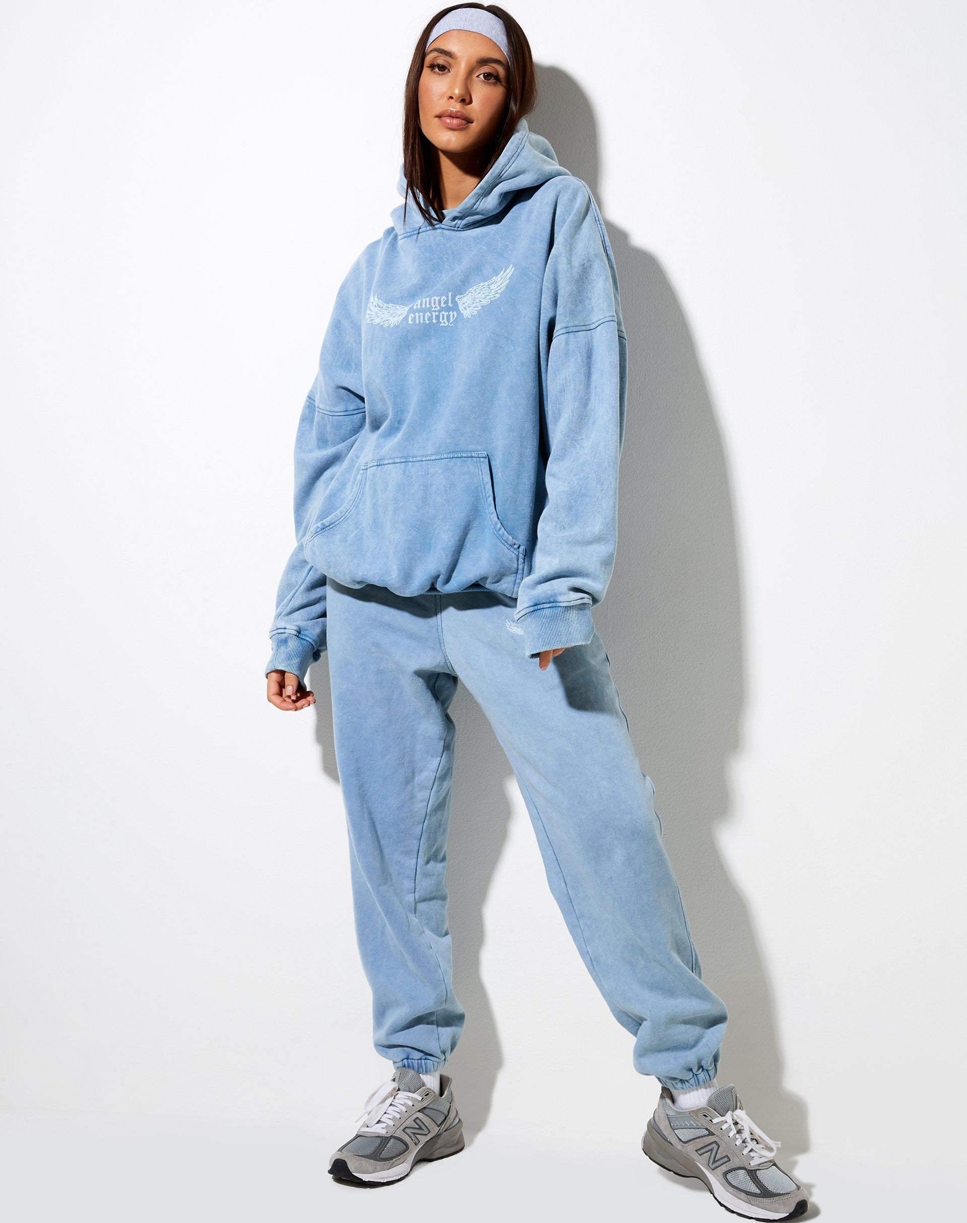 Bild von Oversize Hoodie in Washed Blue Angel Energy Wings