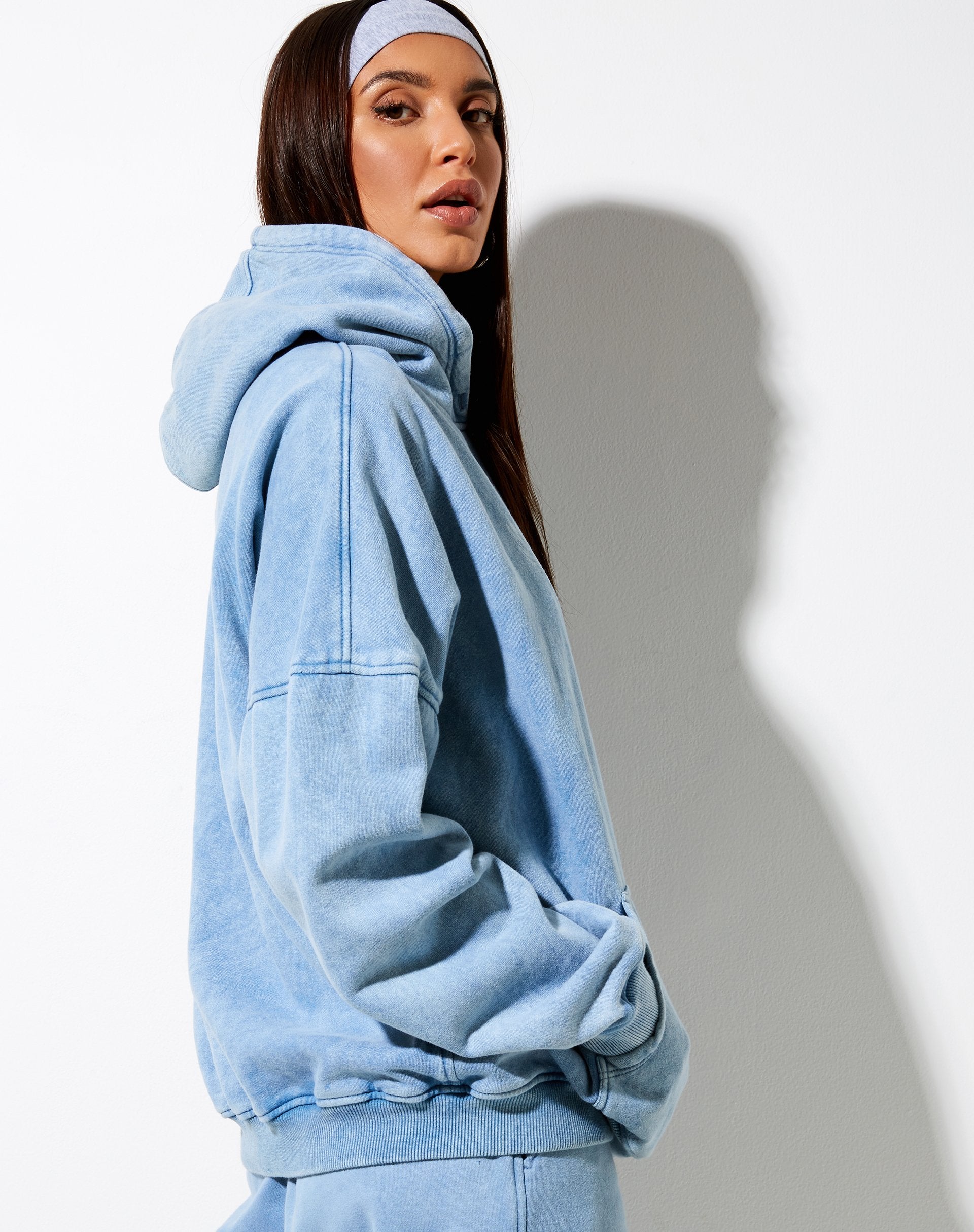 Bild von Oversize Hoodie in Washed Blue Angel Energy Wings