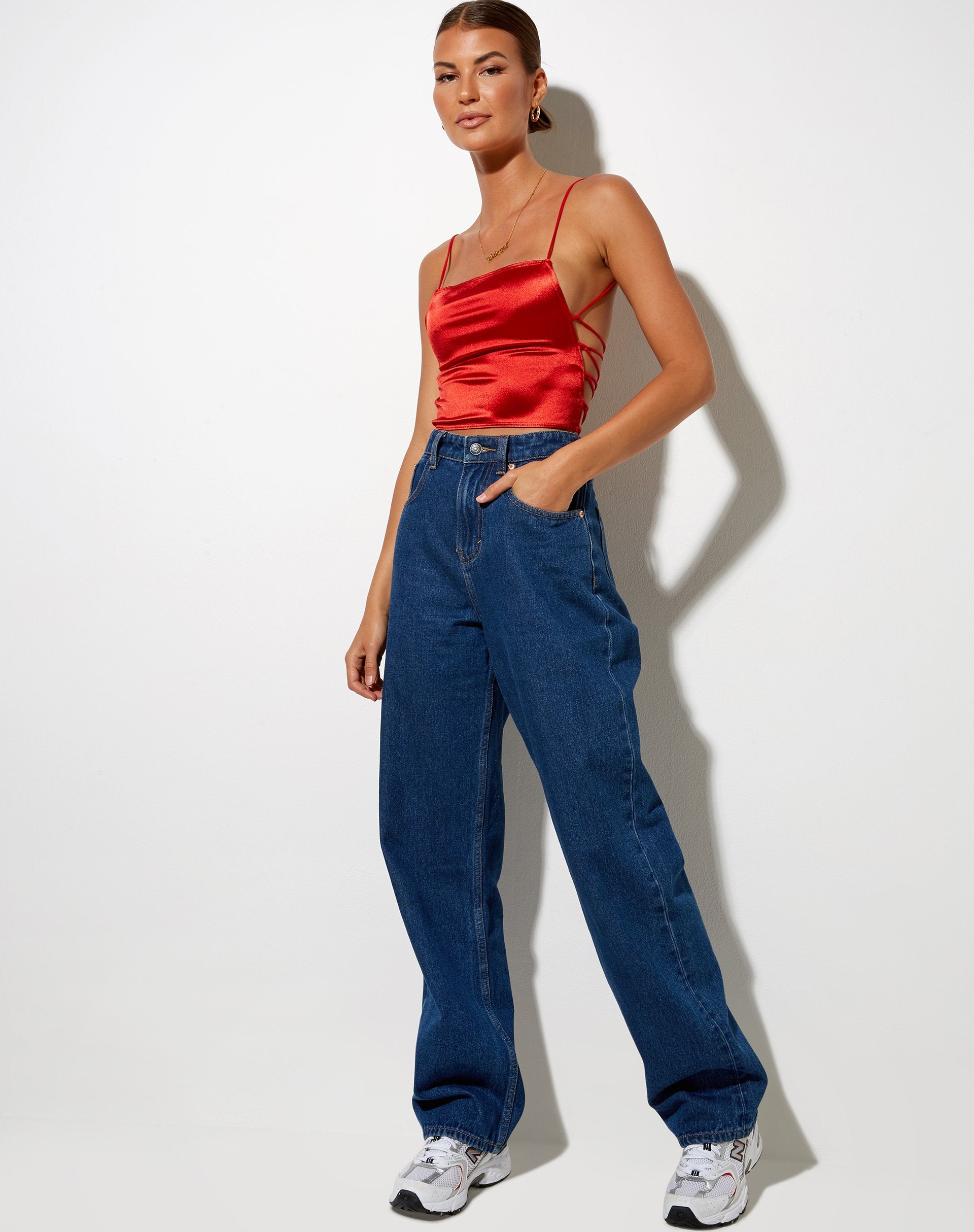Bild von Ozka Crop Top in Satin Rust