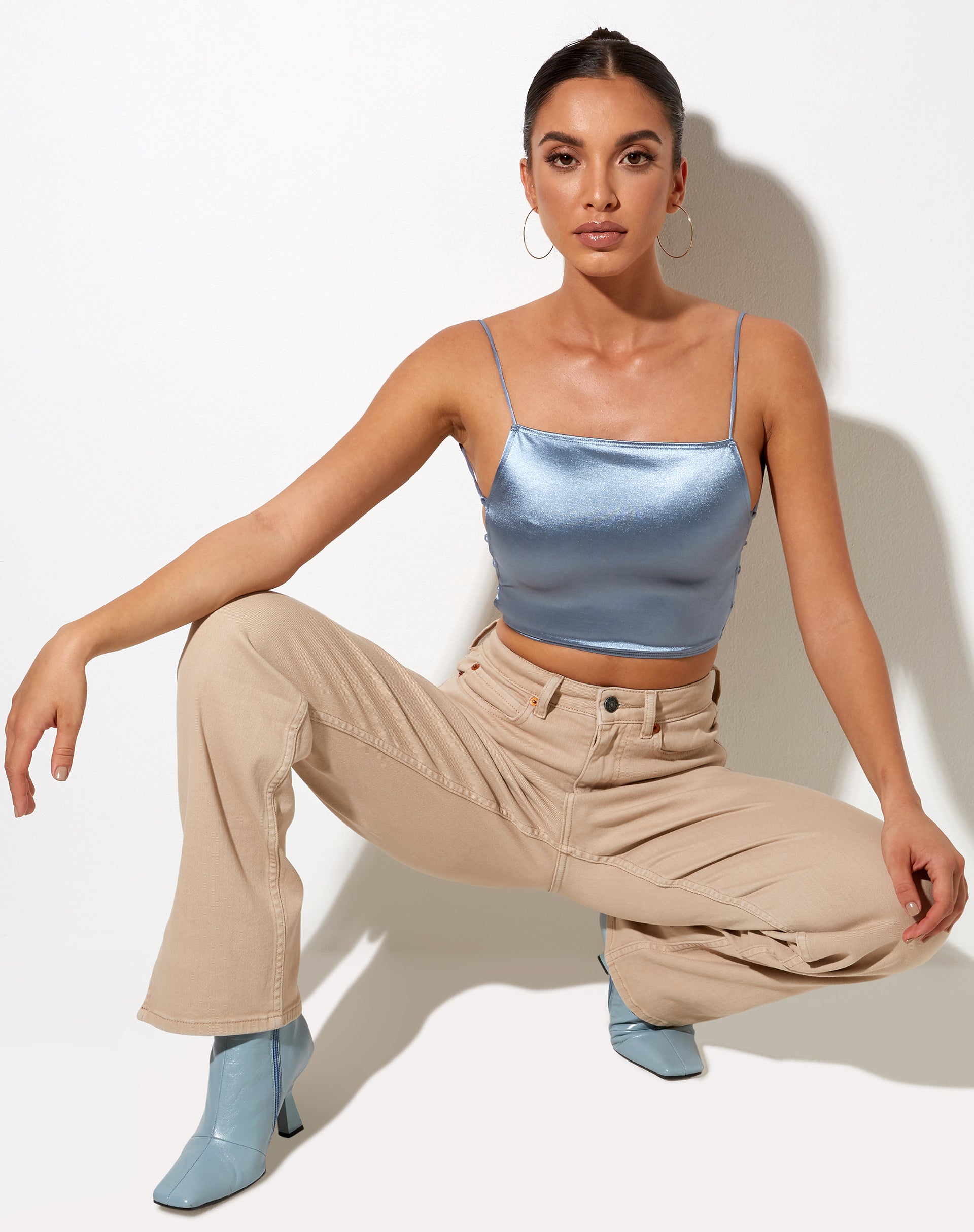Bild von Ozka Crop Top in Satin Blau