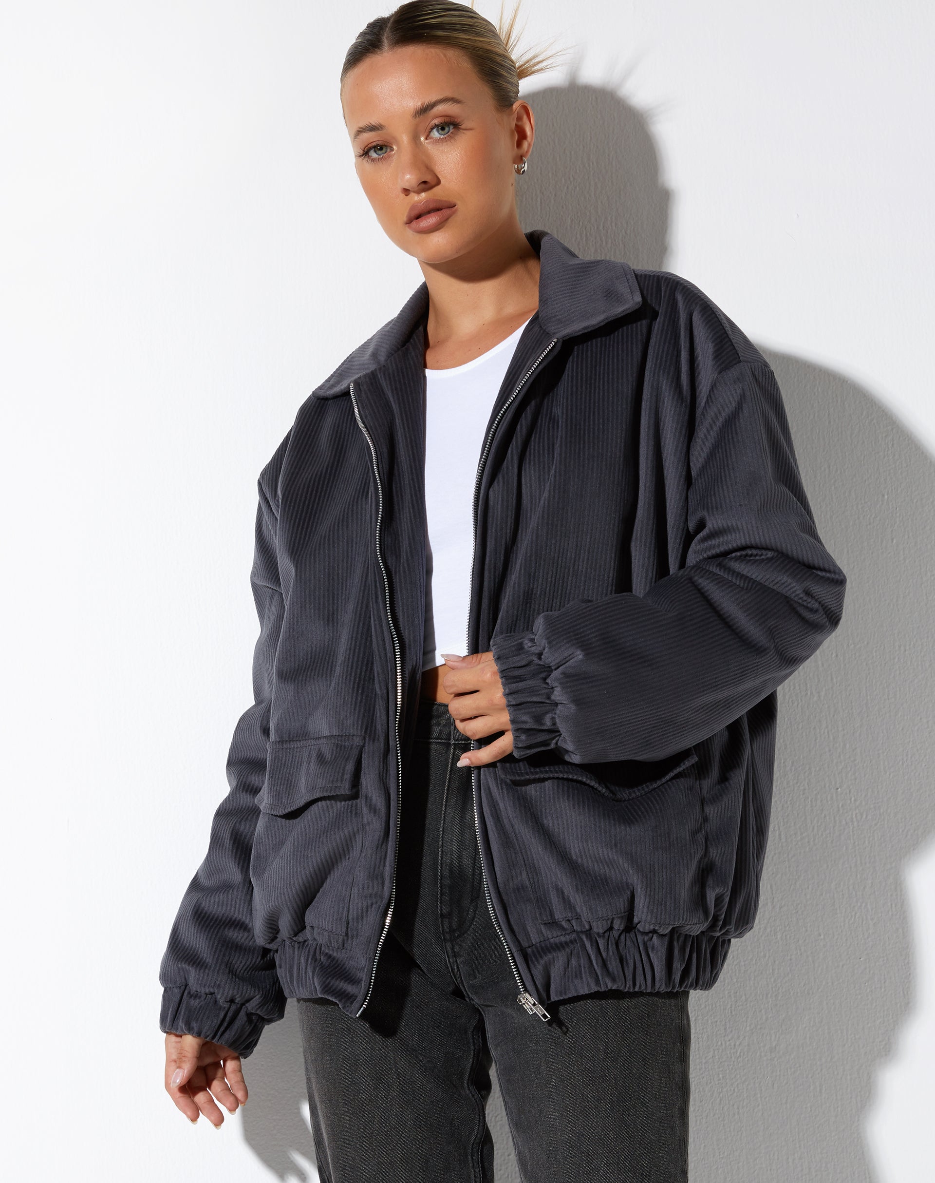 Ozora Jacke in Dunkelgrau