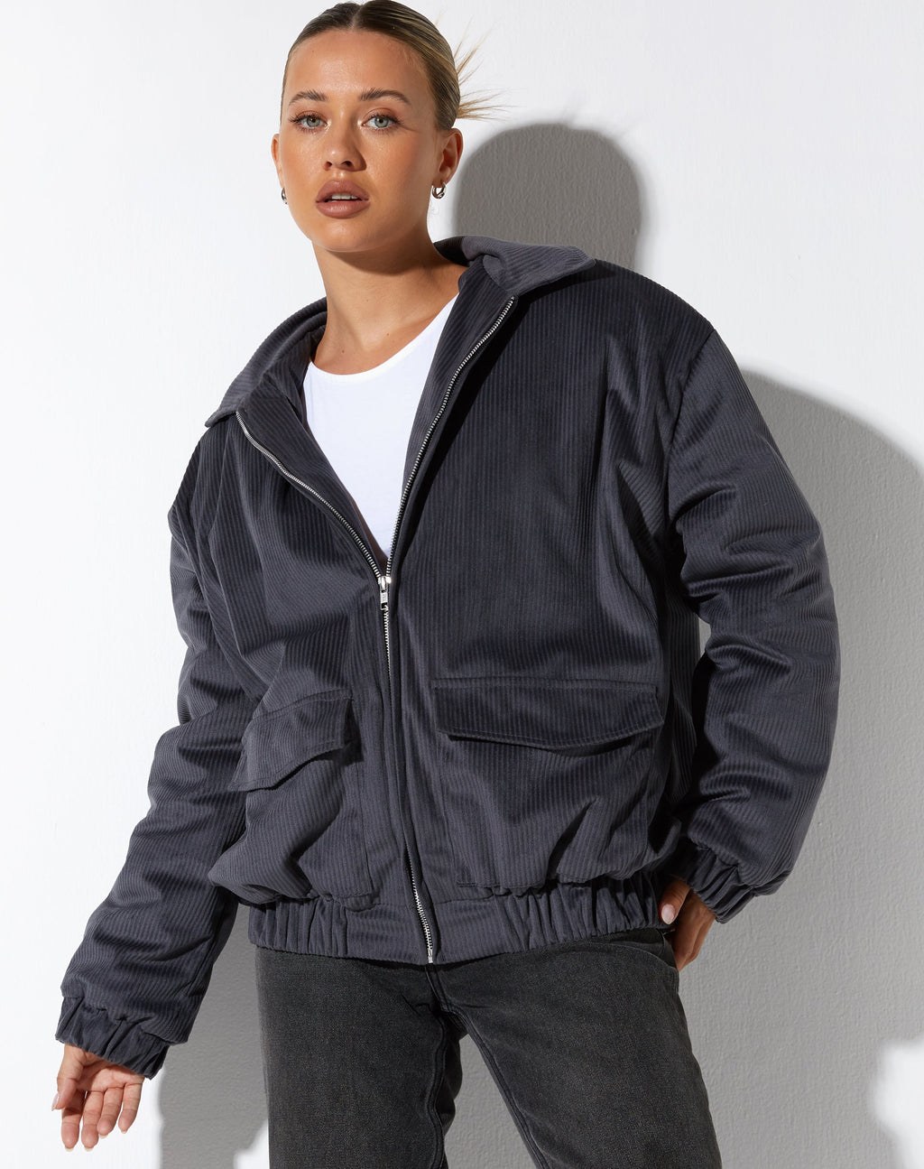 Ozora Jacke in Dunkelgrau