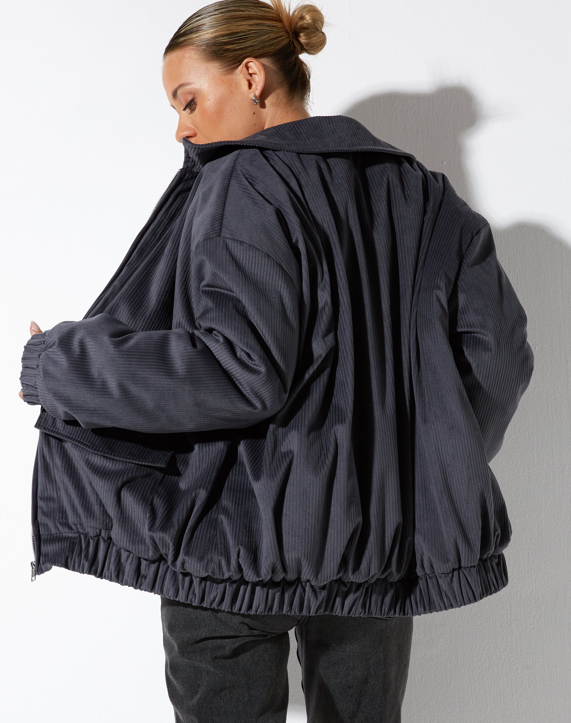 Ozora Jacke in Dunkelgrau