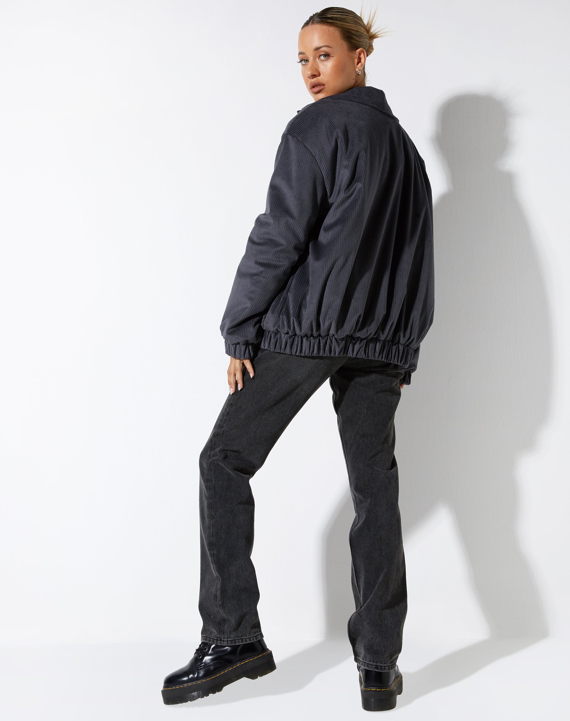 Ozora Jacke in Dunkelgrau