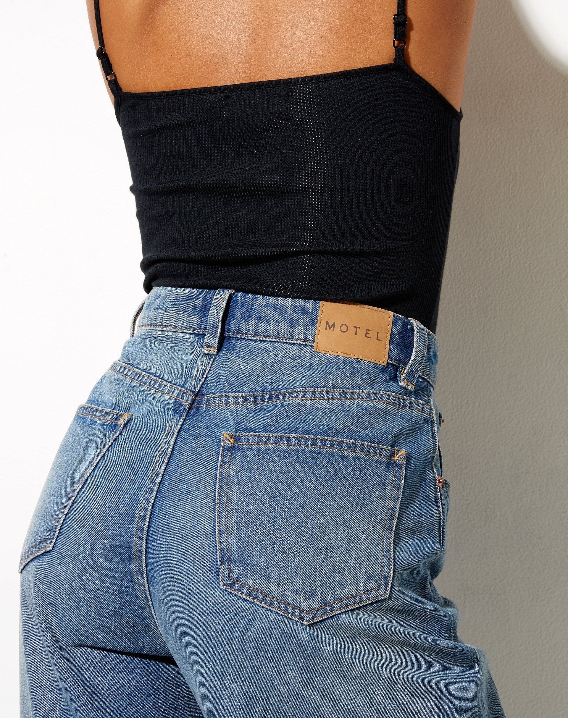 Image der Flare Parallel Jeans in mittlerer Waschung