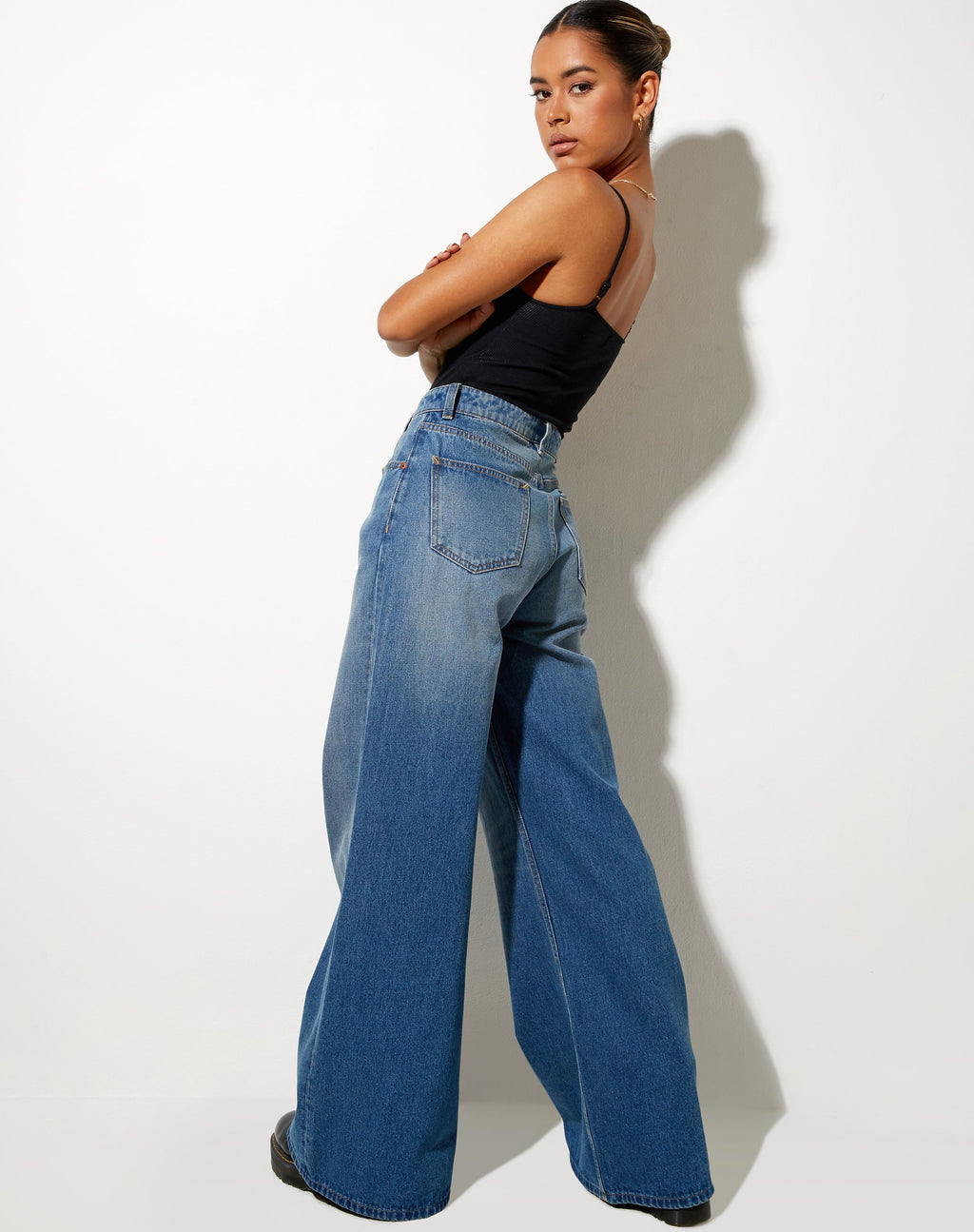 Flare Parallel Jeans in mittlerer Waschung