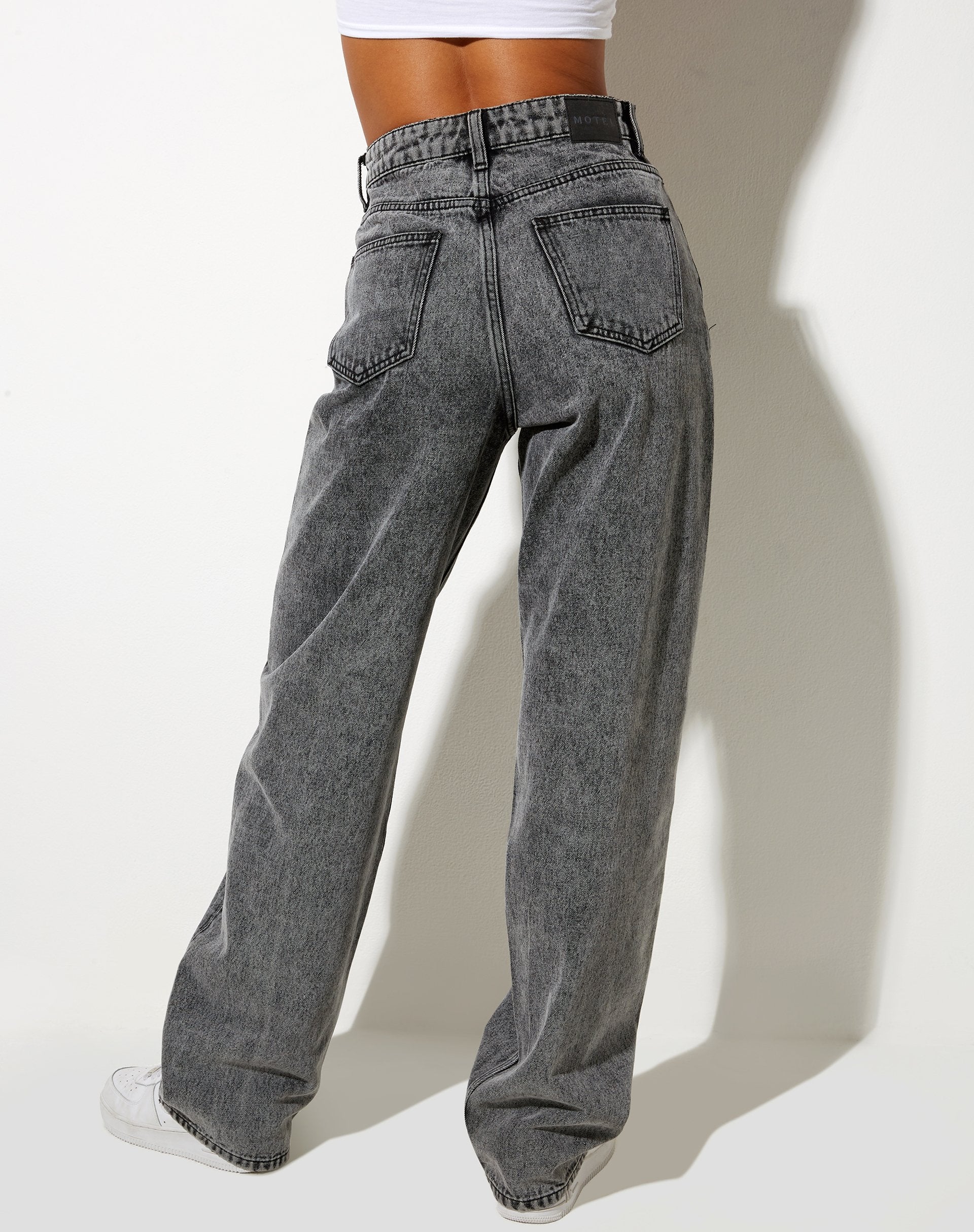 Bild von Parallel Jeans in Acid Black