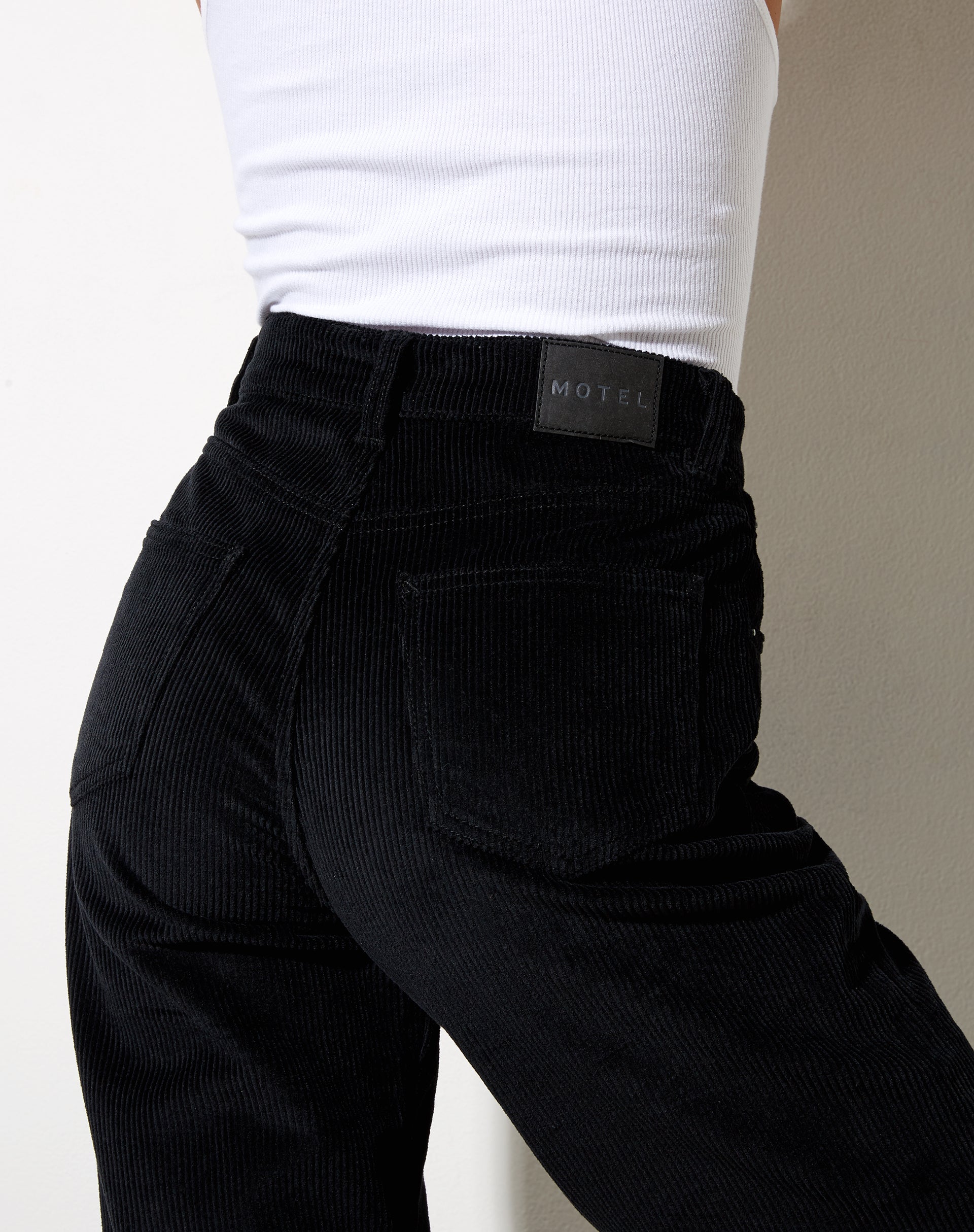 Bild von Parallel Jeans in Cord Schwarz