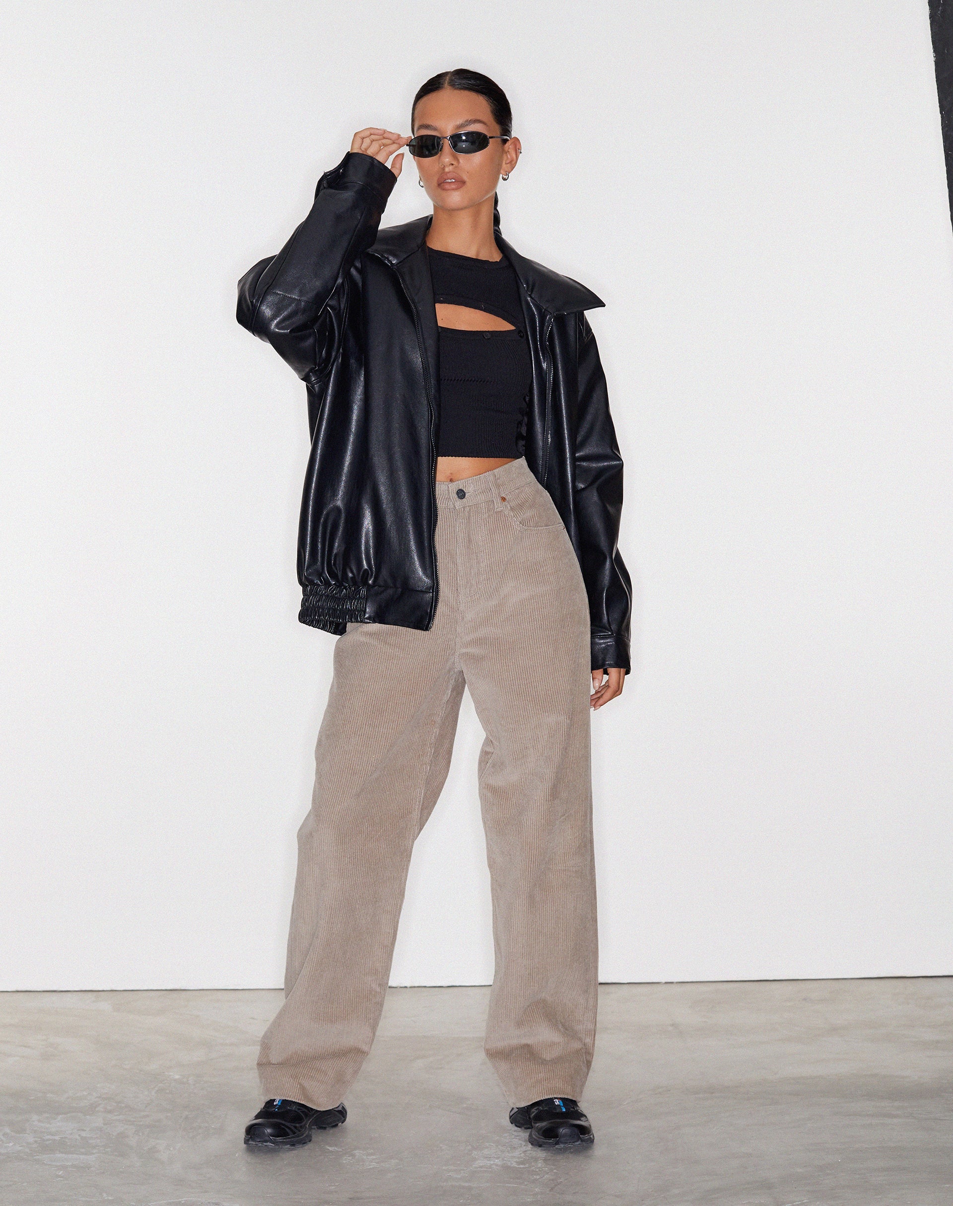Abbildung der Parallel Jeans in Cord Smoke Grey