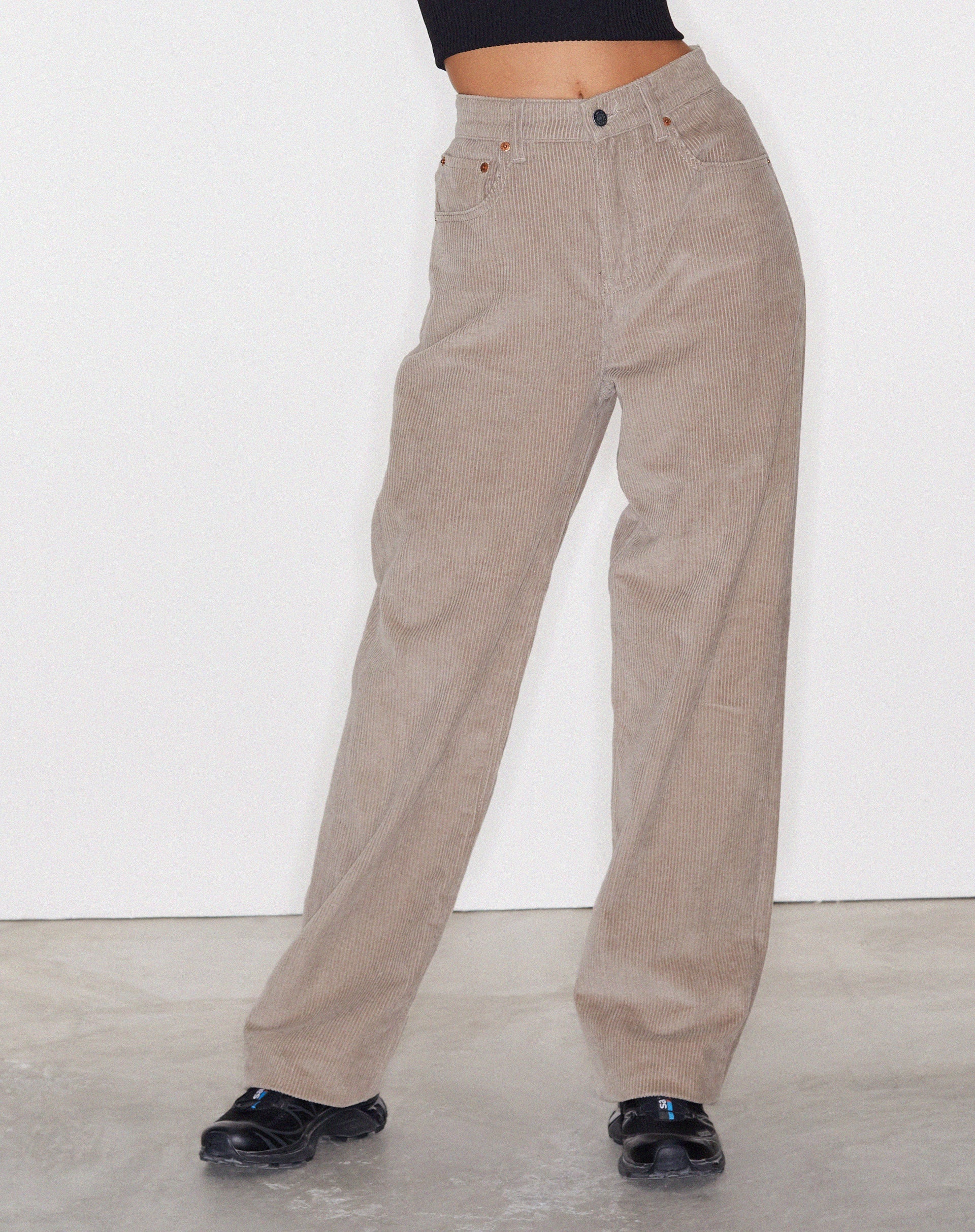 Abbildung der Parallel Jeans in Cord Smoke Grey
