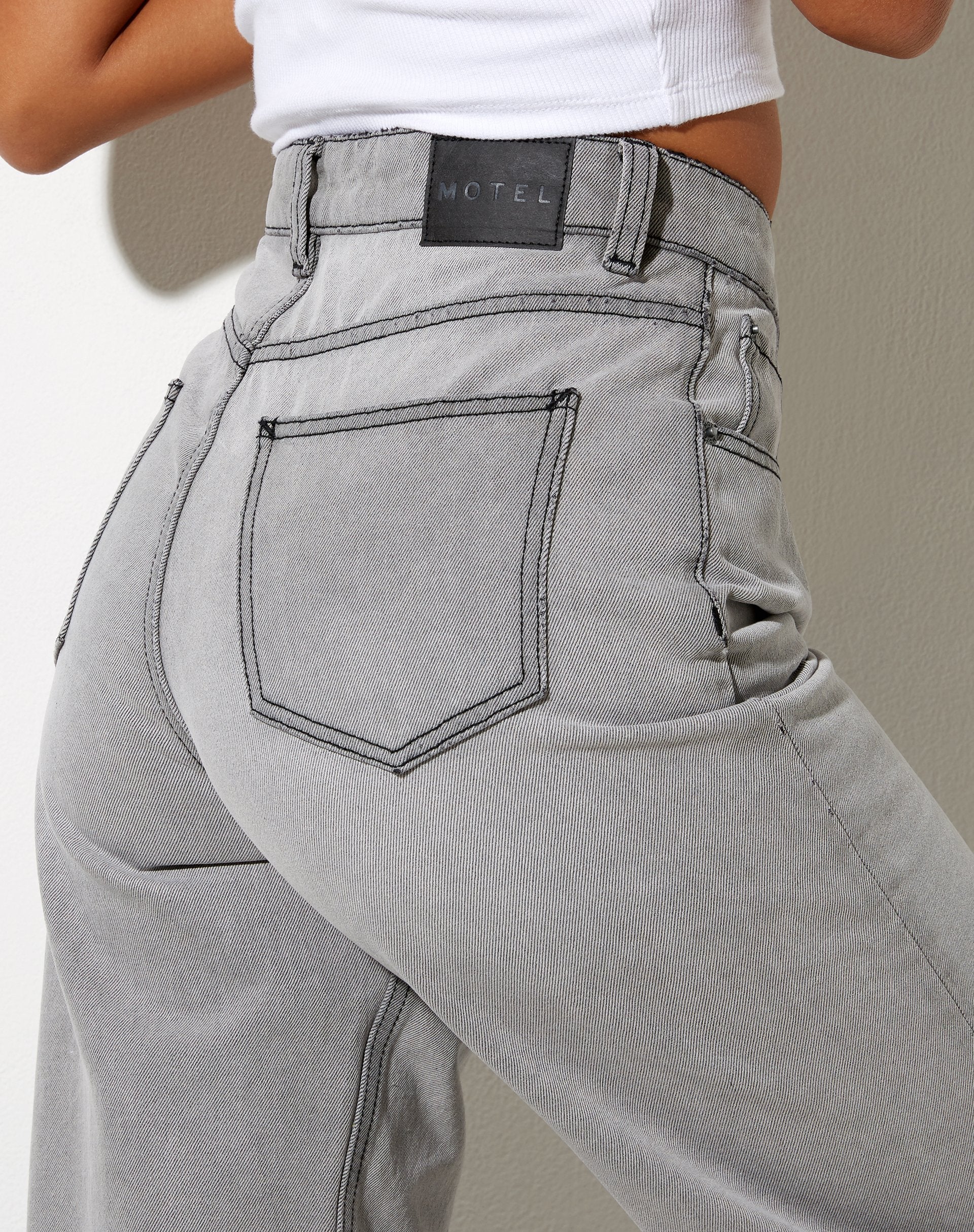 Bild von Parallel Jean in Pale Grey Wash