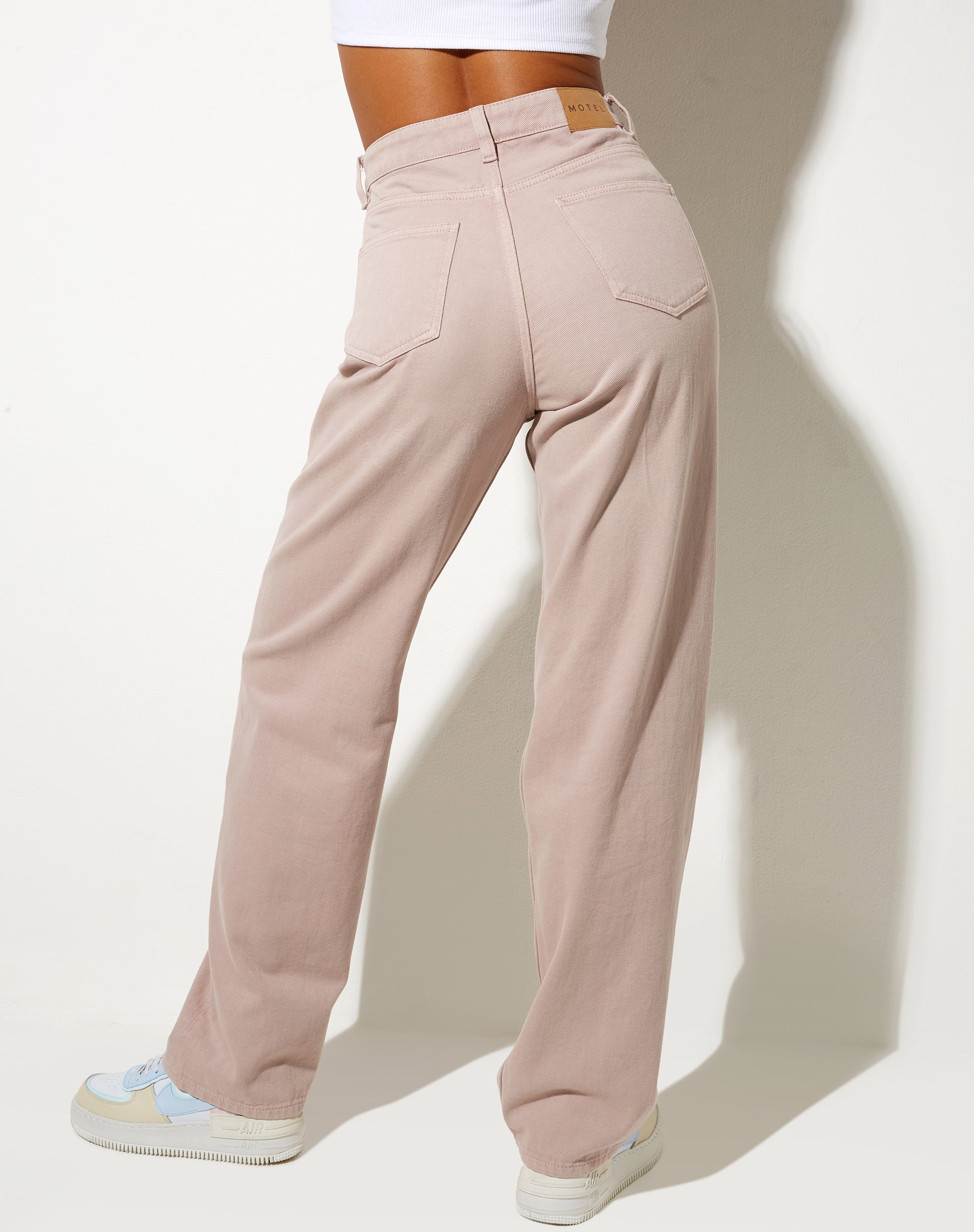 Bild von Parallel Jeans in Washed Lilac