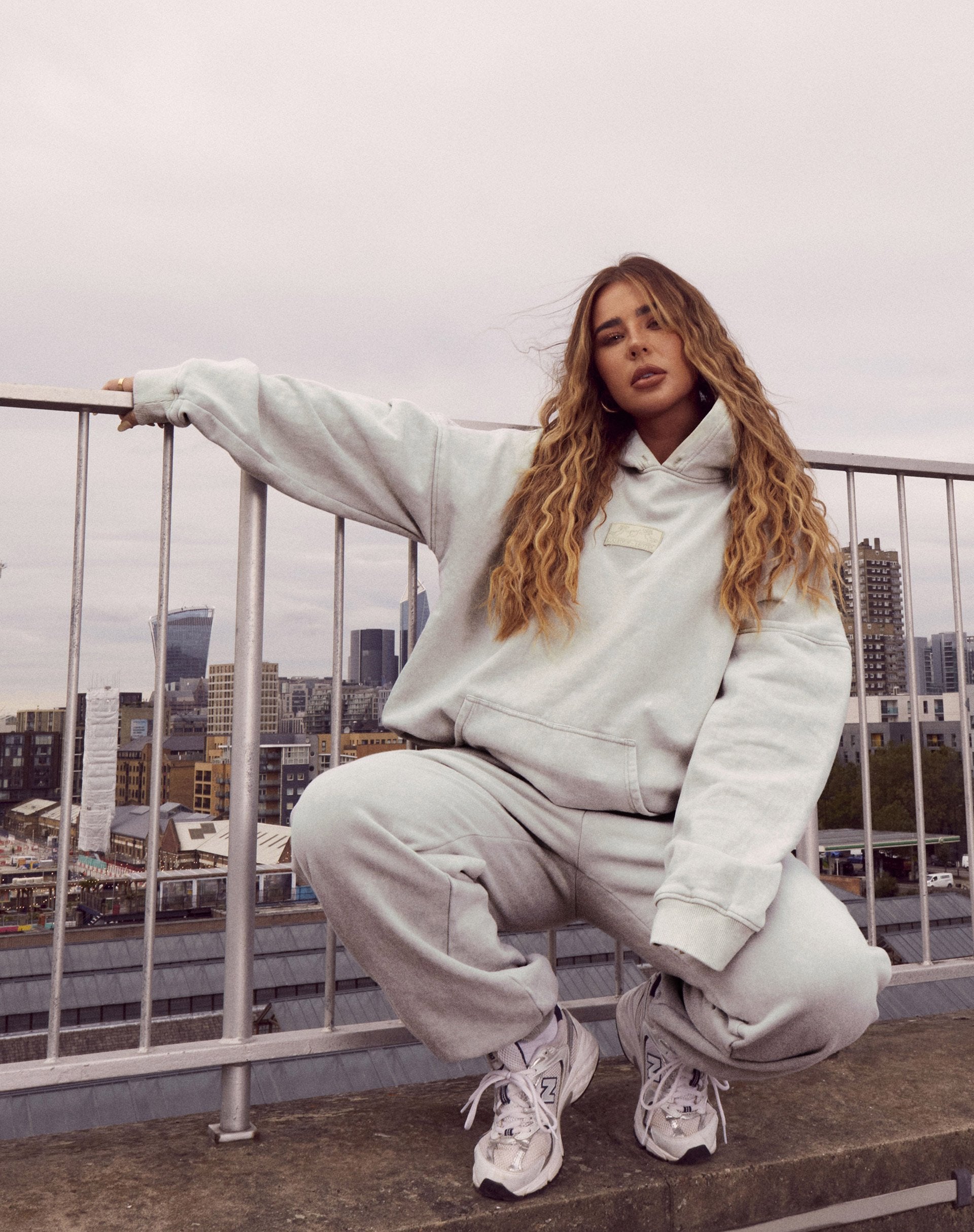 Bild von Oversize Hoody in Ecru Cherub LAMour Label Embro
