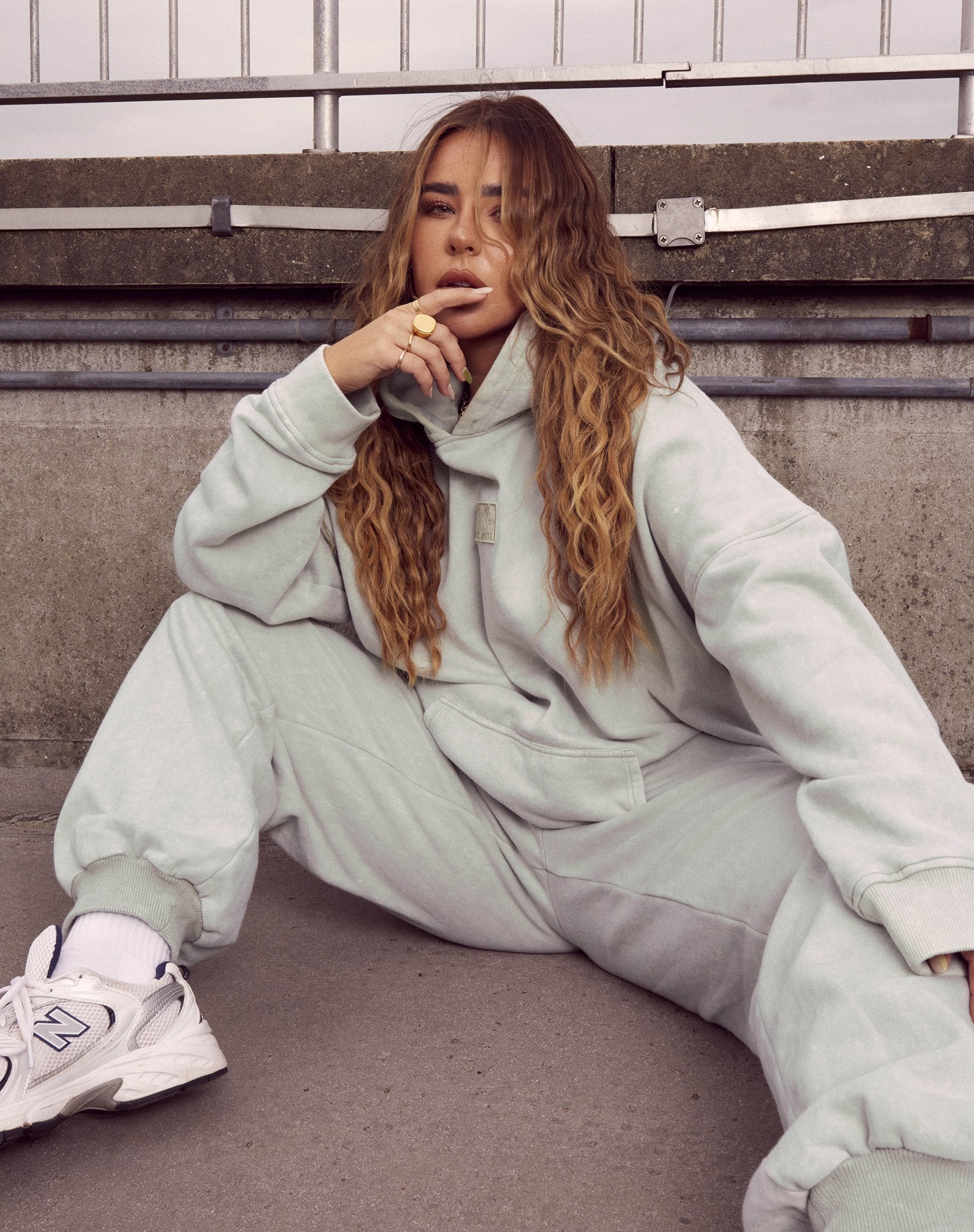 Bild von Oversize Hoody in Ecru Cherub LAMour Label Embro