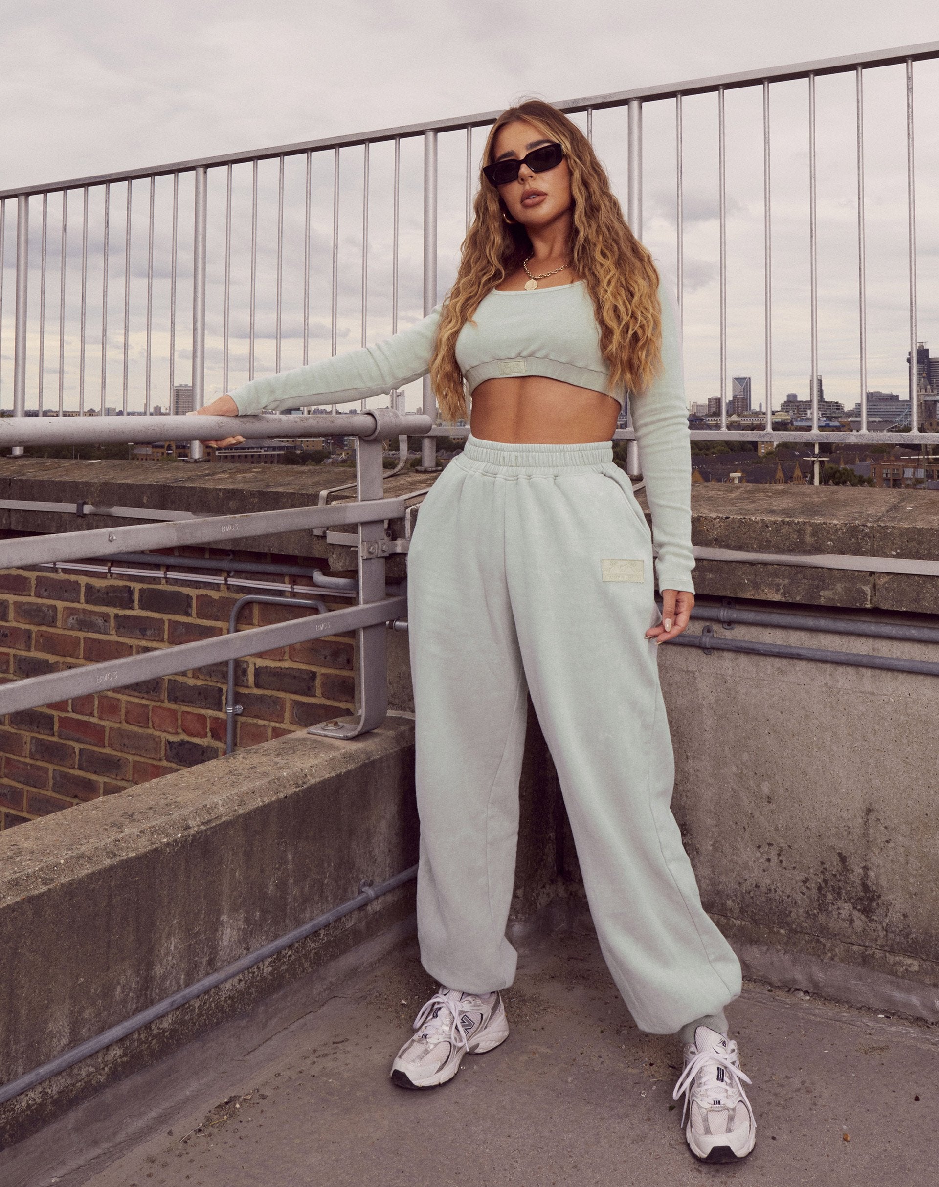 Bild von Roider Jogger in Ecru Cherub LAMour Label Embro