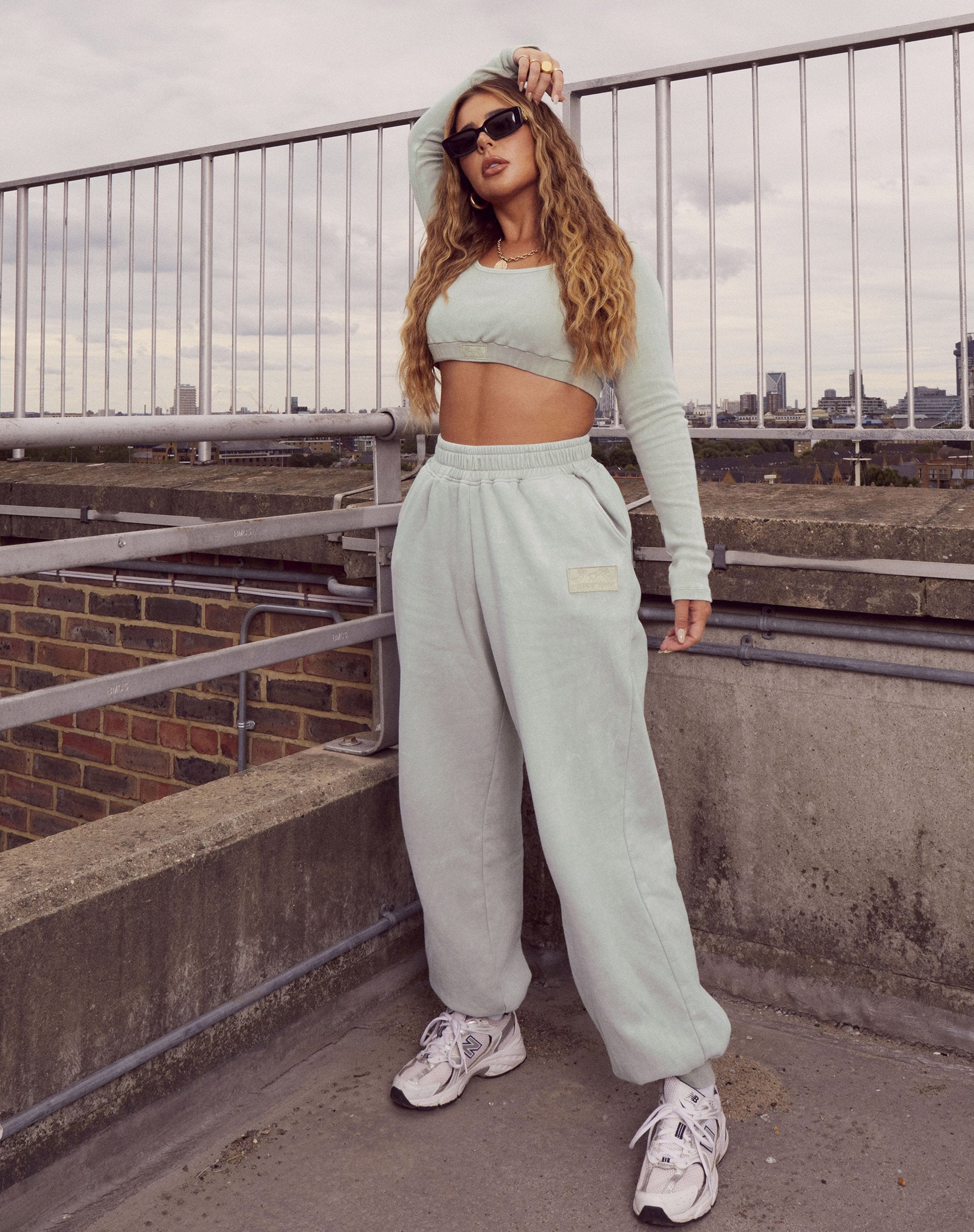 Bild von Roider Jogger in Ecru Cherub LAMour Label Embro