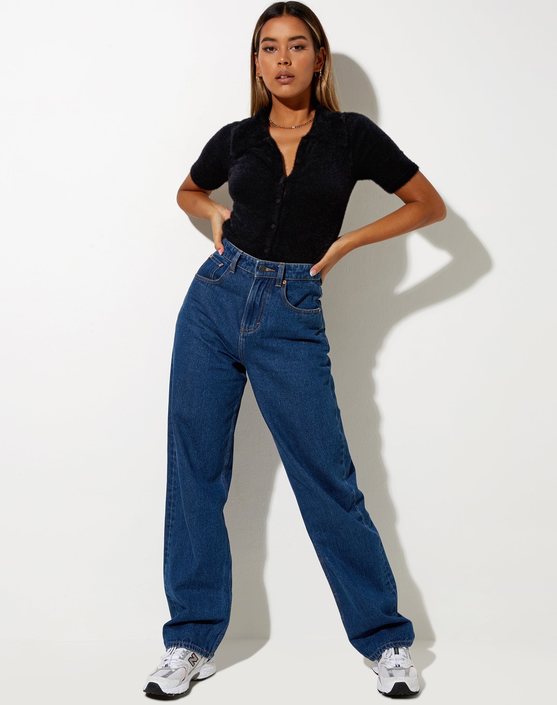 Image of Pevita Crop Top aus flauschigem Strick Schwarz
