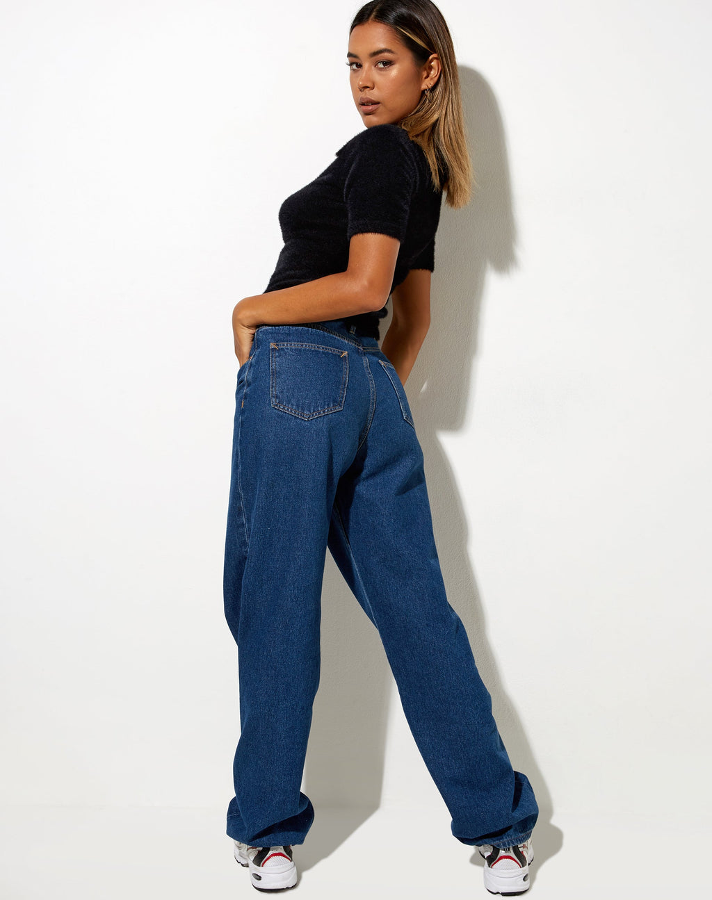 Pevita Crop Top aus flauschigem Strick Schwarz
