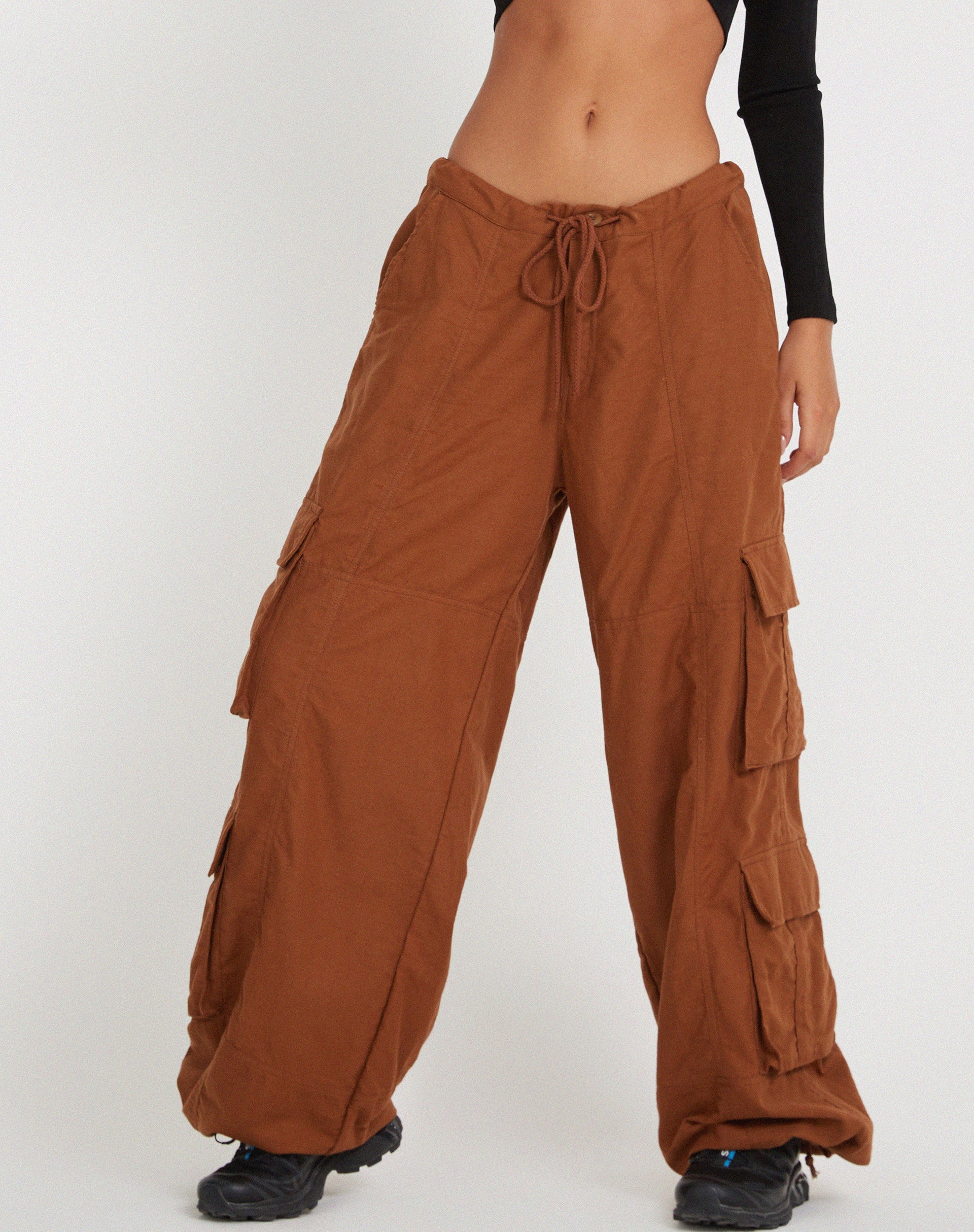 Abbildung der Philia-Hose in Bombay Brown