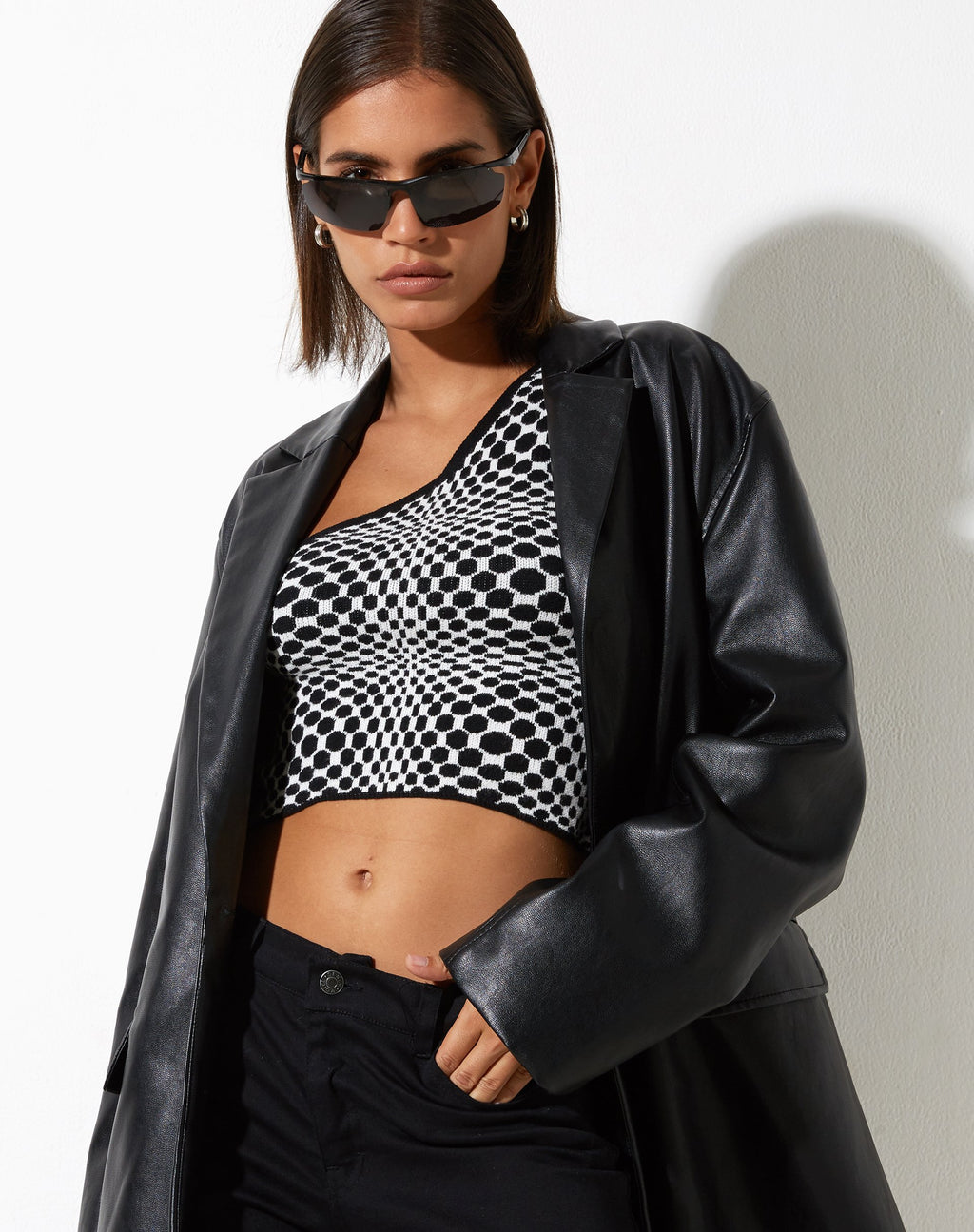 Pipon Crop Top in monochromer Quadratoptik Schwarz-Weiß