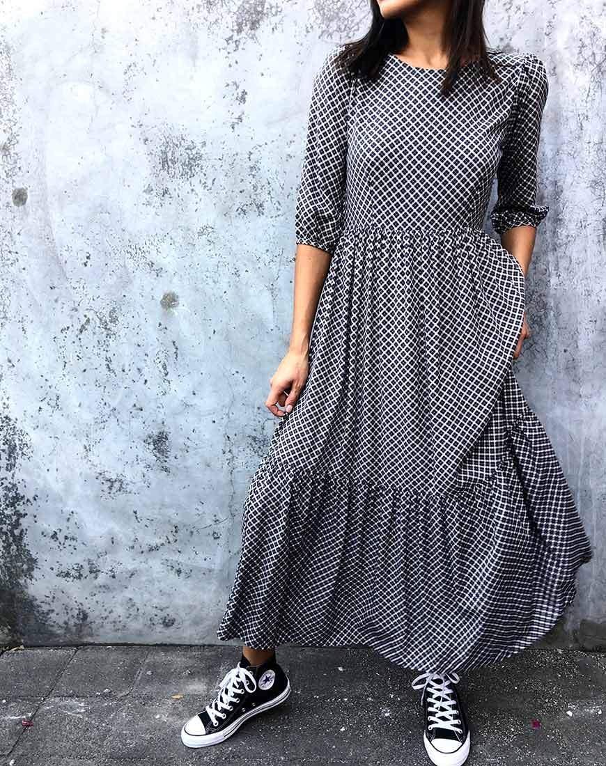 Bild von Ellery Maxikleid in Check it Out Schwarz