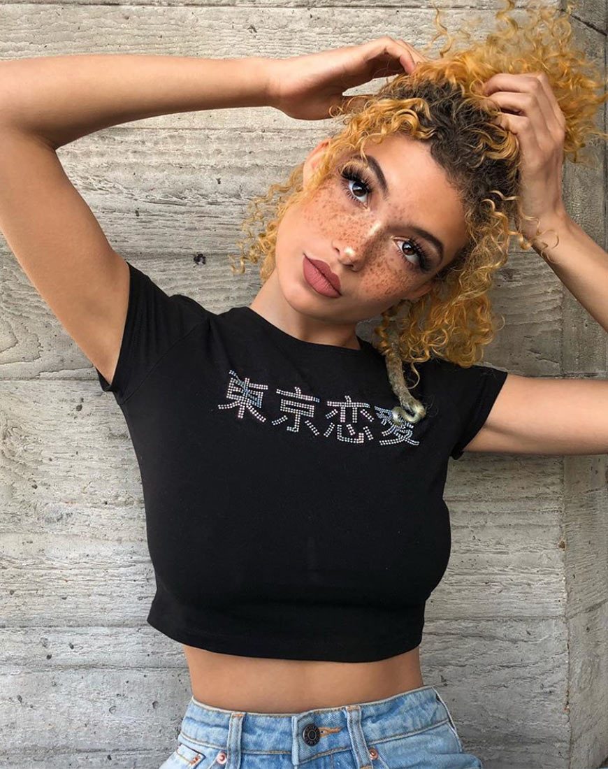 Bild von Tiney Crop Top Tee in Schwarz mit Diamanten Hotfix