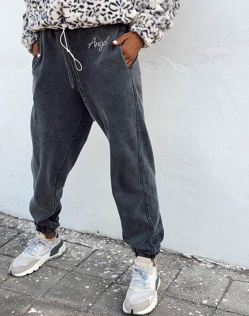 Image of Basta Jogger in Acid Washed Schwarz mit Engelsstickerei