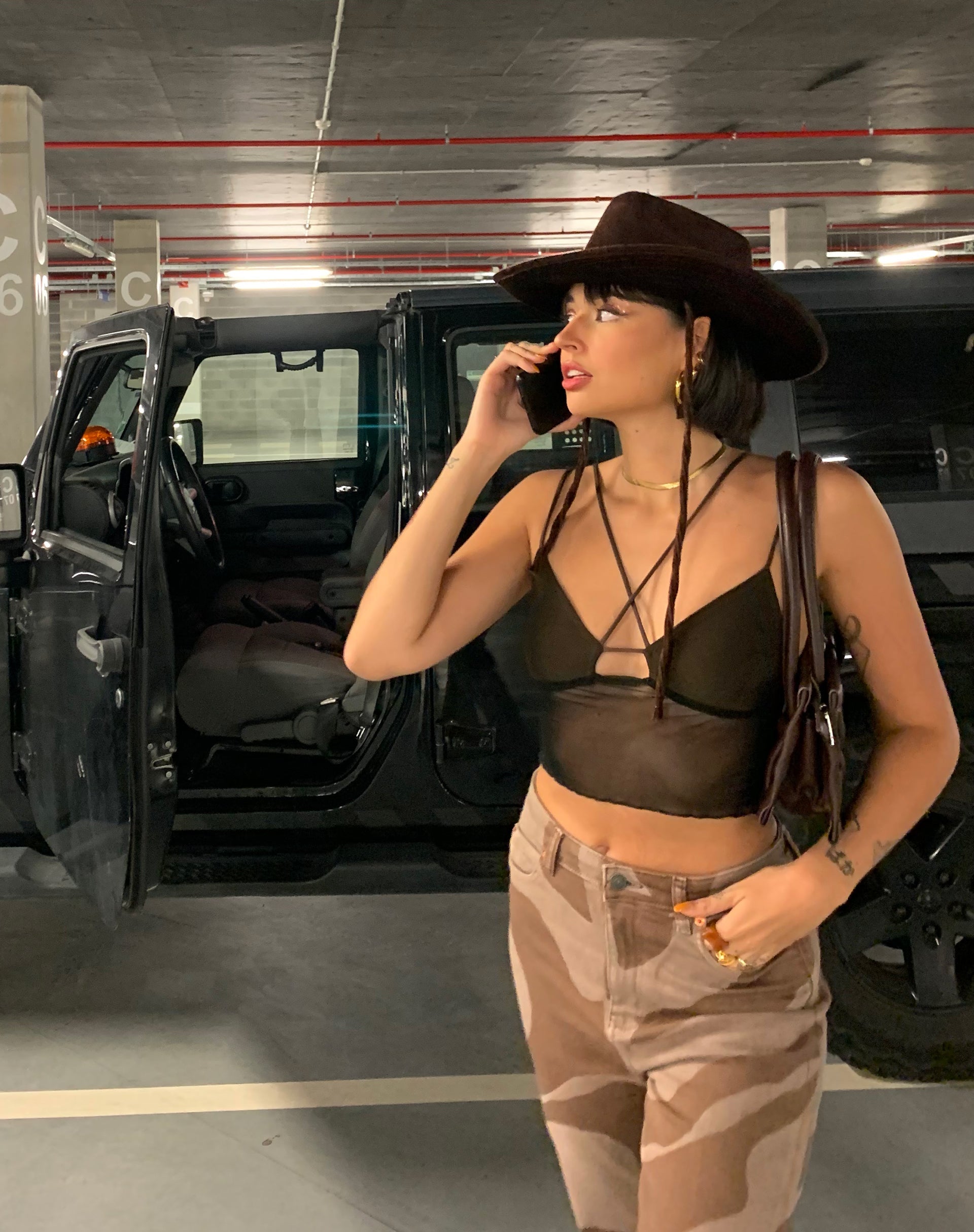 Bild von MOTEL X IRIS Olgi Crop Top in Mesh Schwarz und Braun
