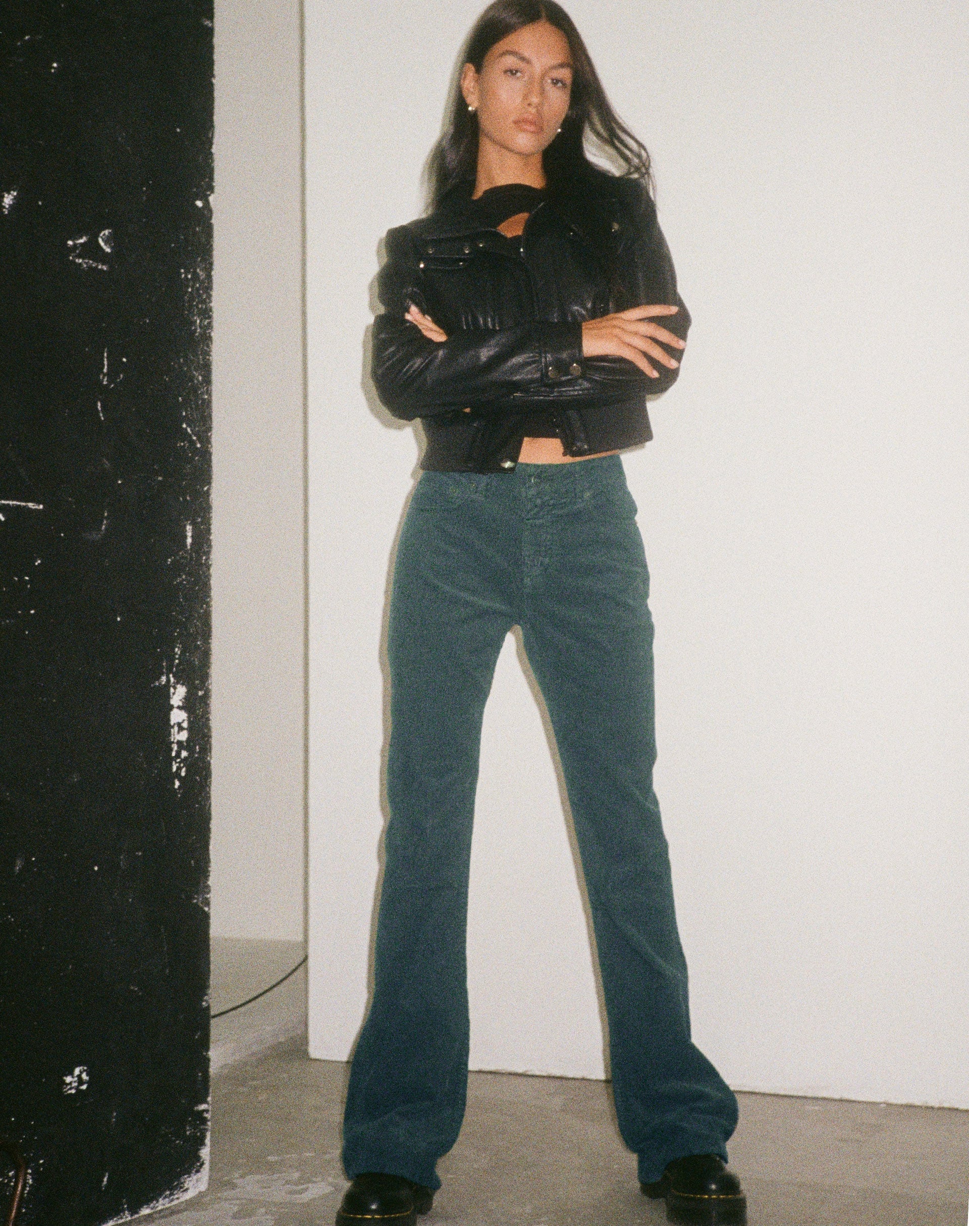 Abbildung der Bootleg Jeans in Cord Forest Green