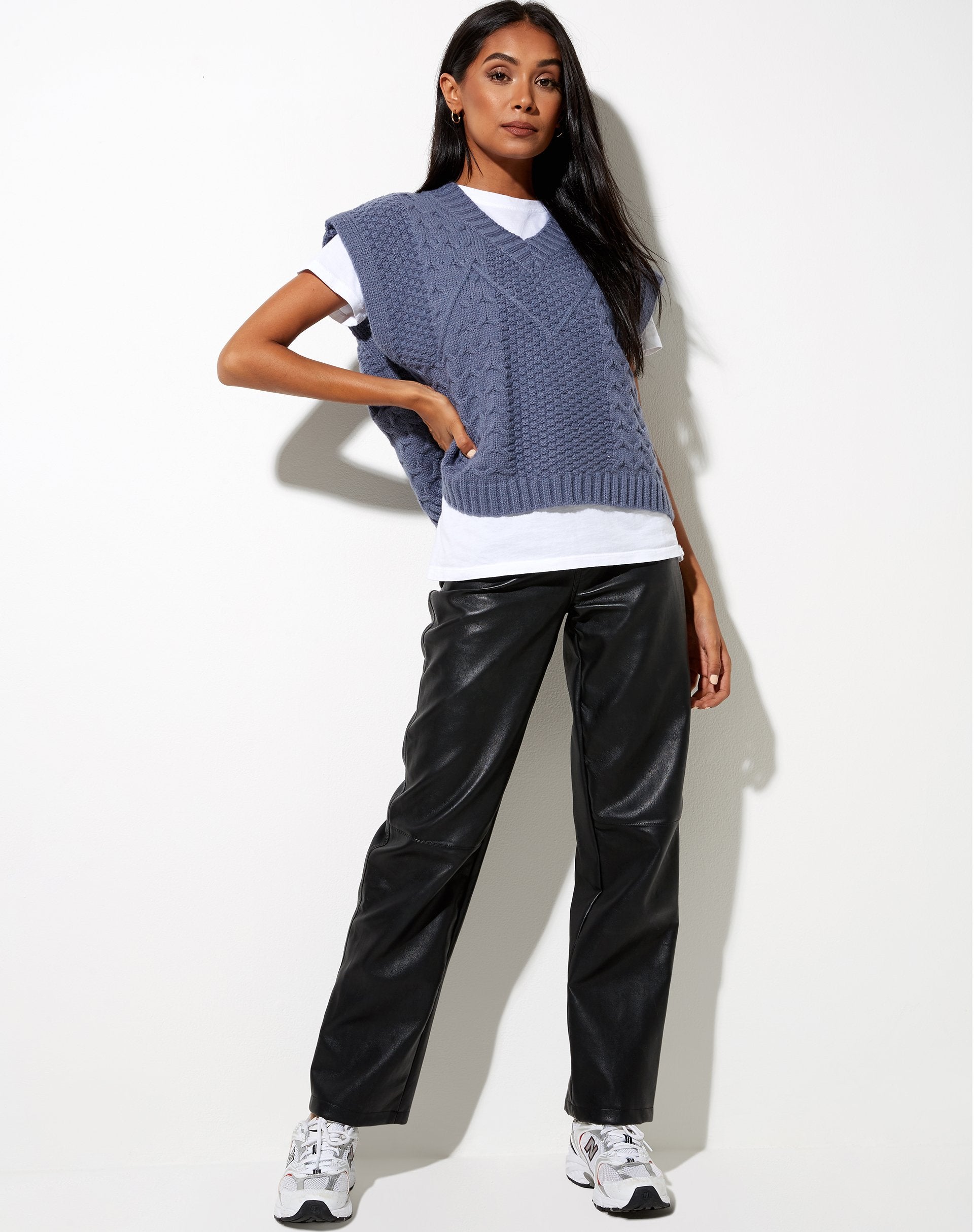 Bild von Qinna Vest in Anthrazit