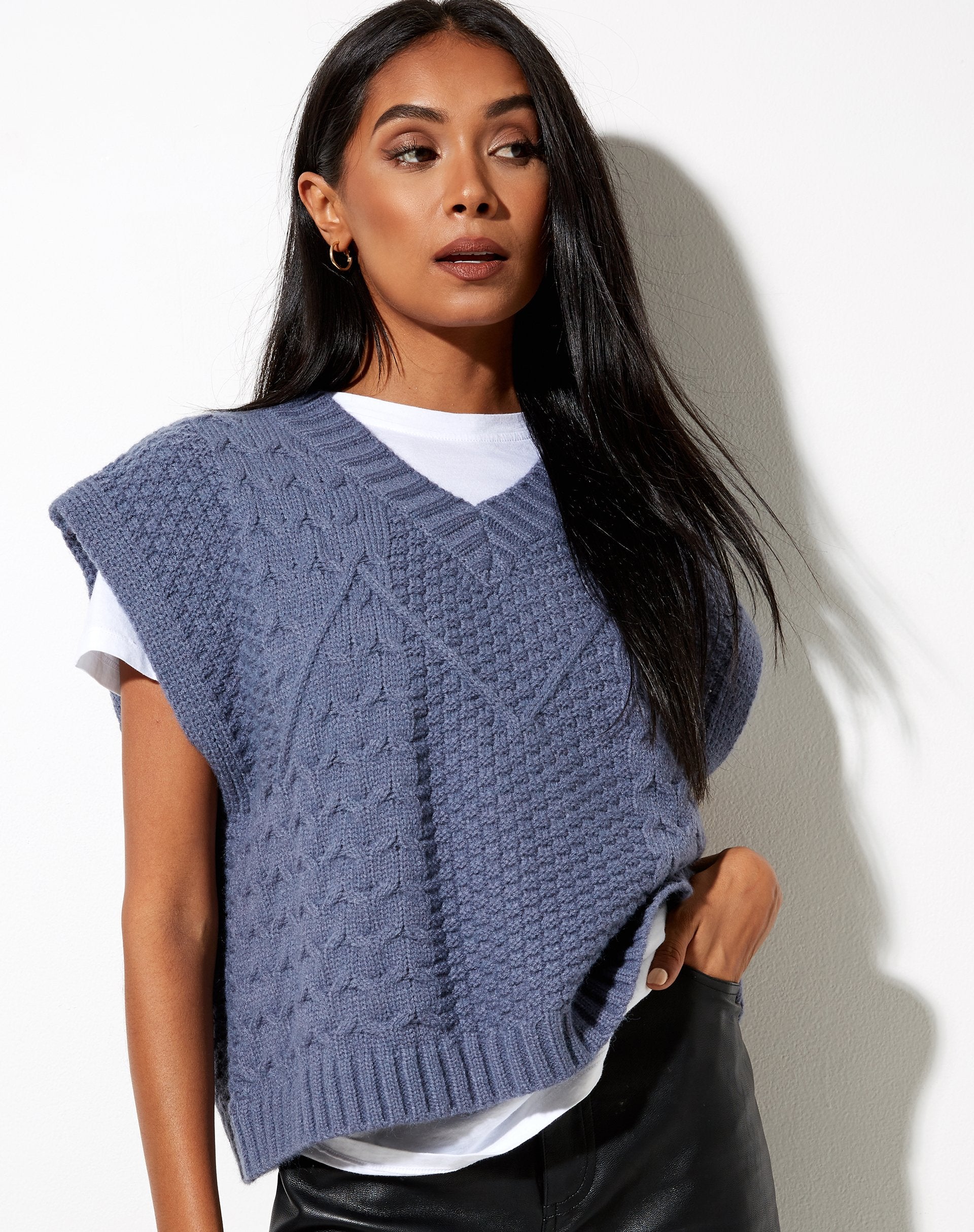 Bild von Qinna Vest in Anthrazit