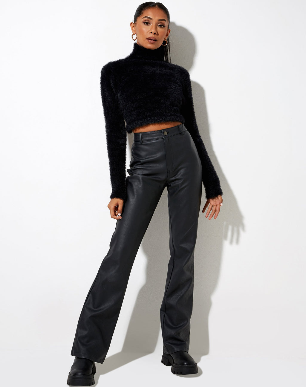 Qolia Crop Top aus Pelzstrick Schwarz