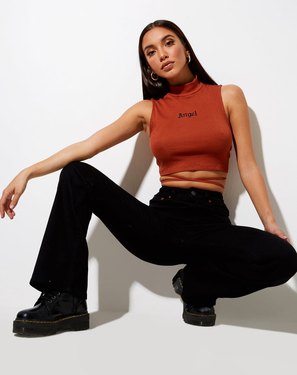Quera Crop Top aus Ripp Picante mit 'Angel'-Stickerei