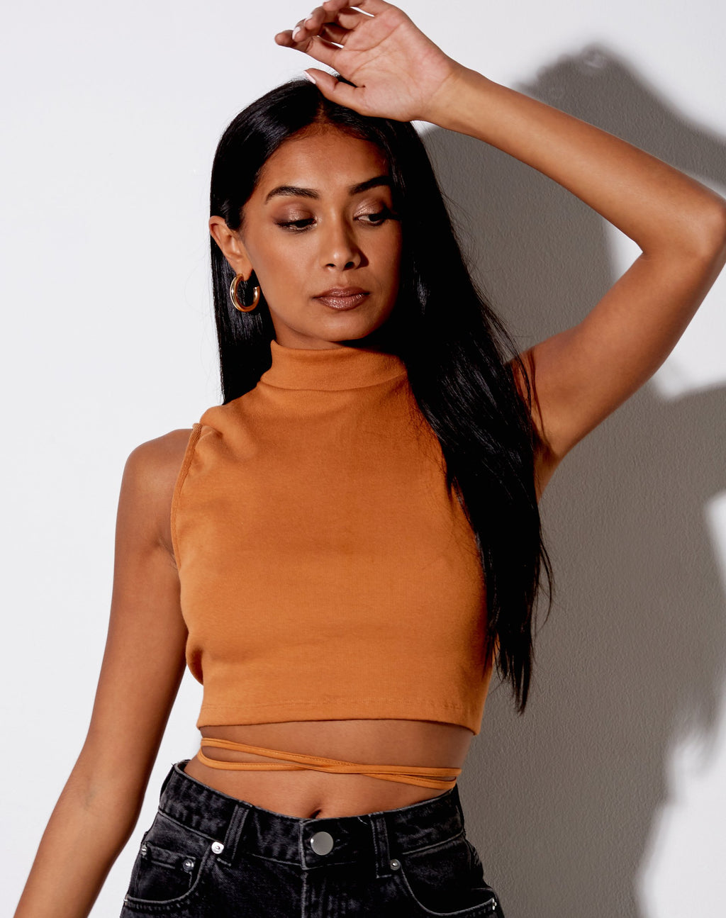 Quera Crop Top in Rippe gesalzenes Karamell