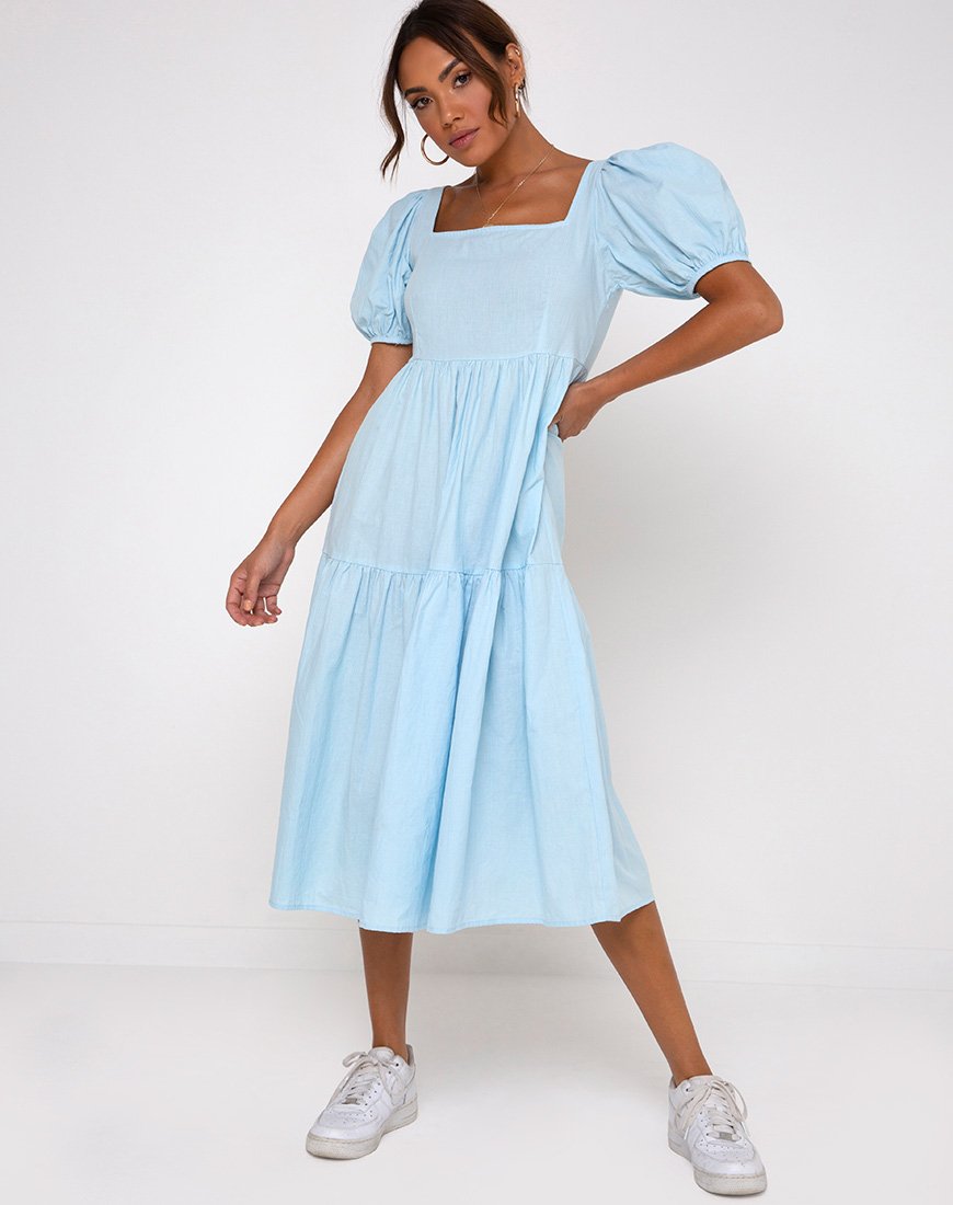 Image of Rachel Midikleid in Himmelblau