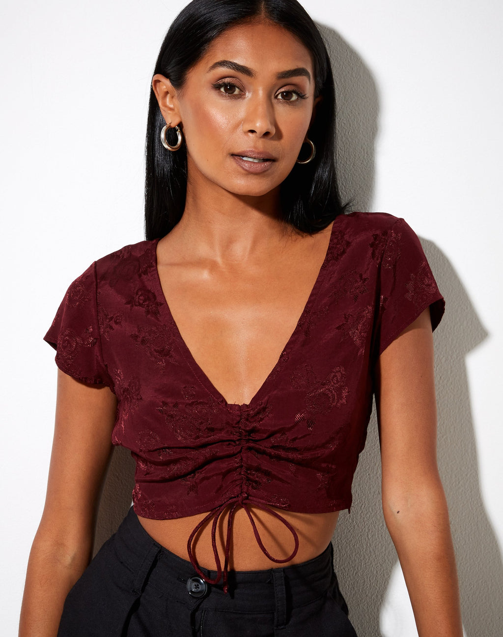 Raeto Crop Top aus Satin Rose Burgundy