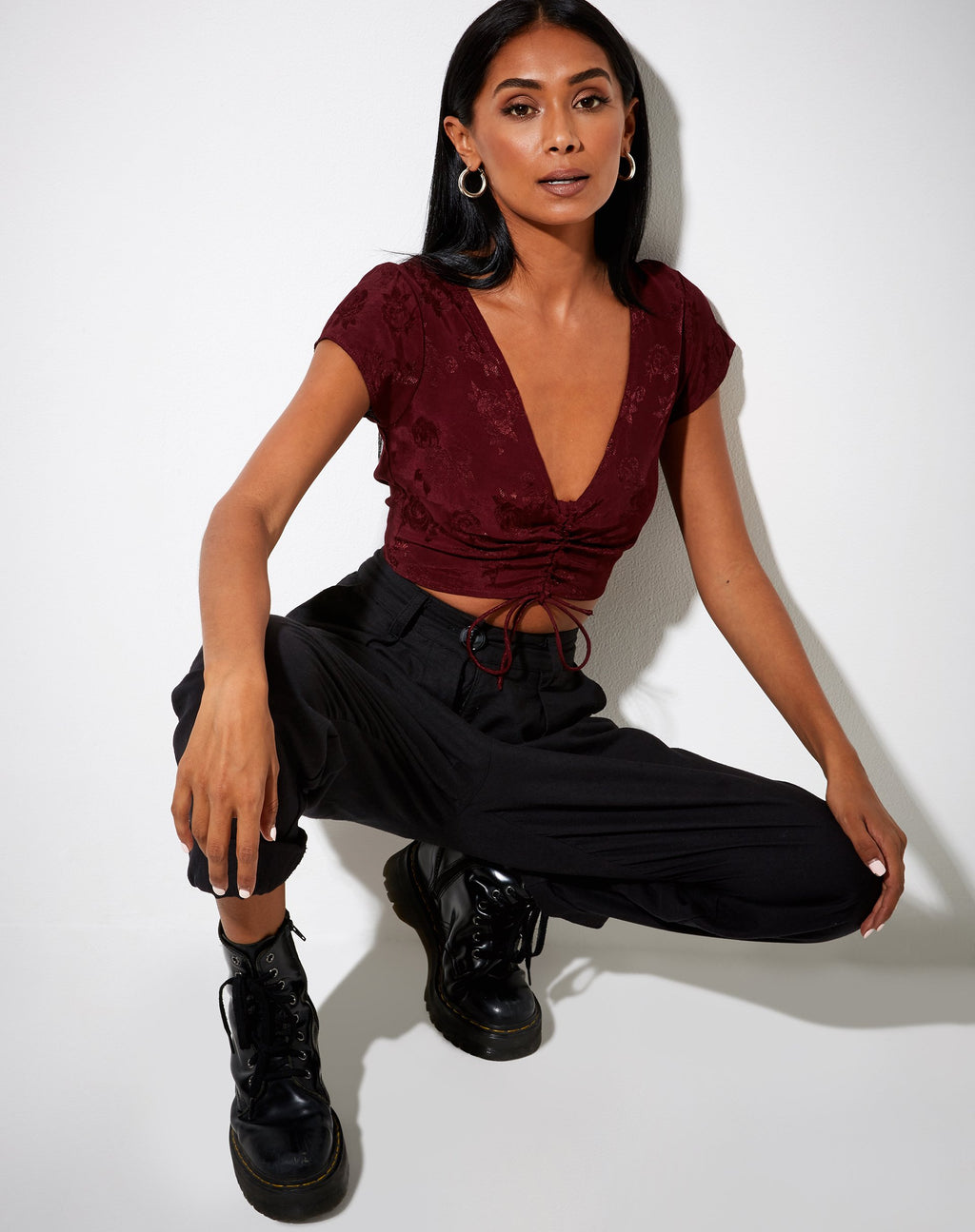 Raeto Crop Top aus Satin Rose Burgundy