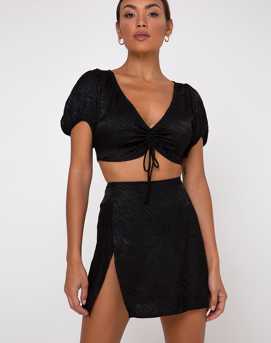 Image of Raemzi Crop Top aus Satin Zebra Schwarz